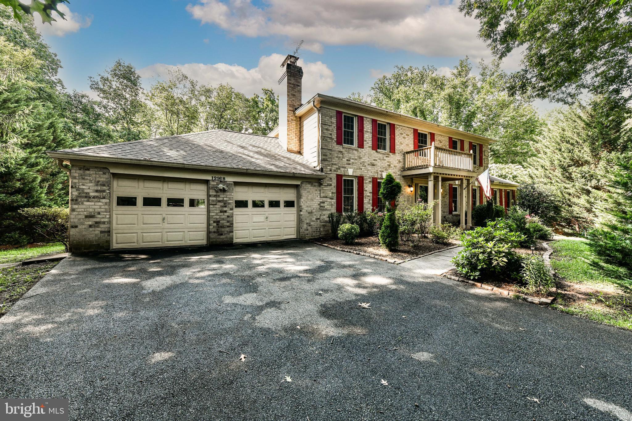 HOLLY KNOLL - Residential Lease