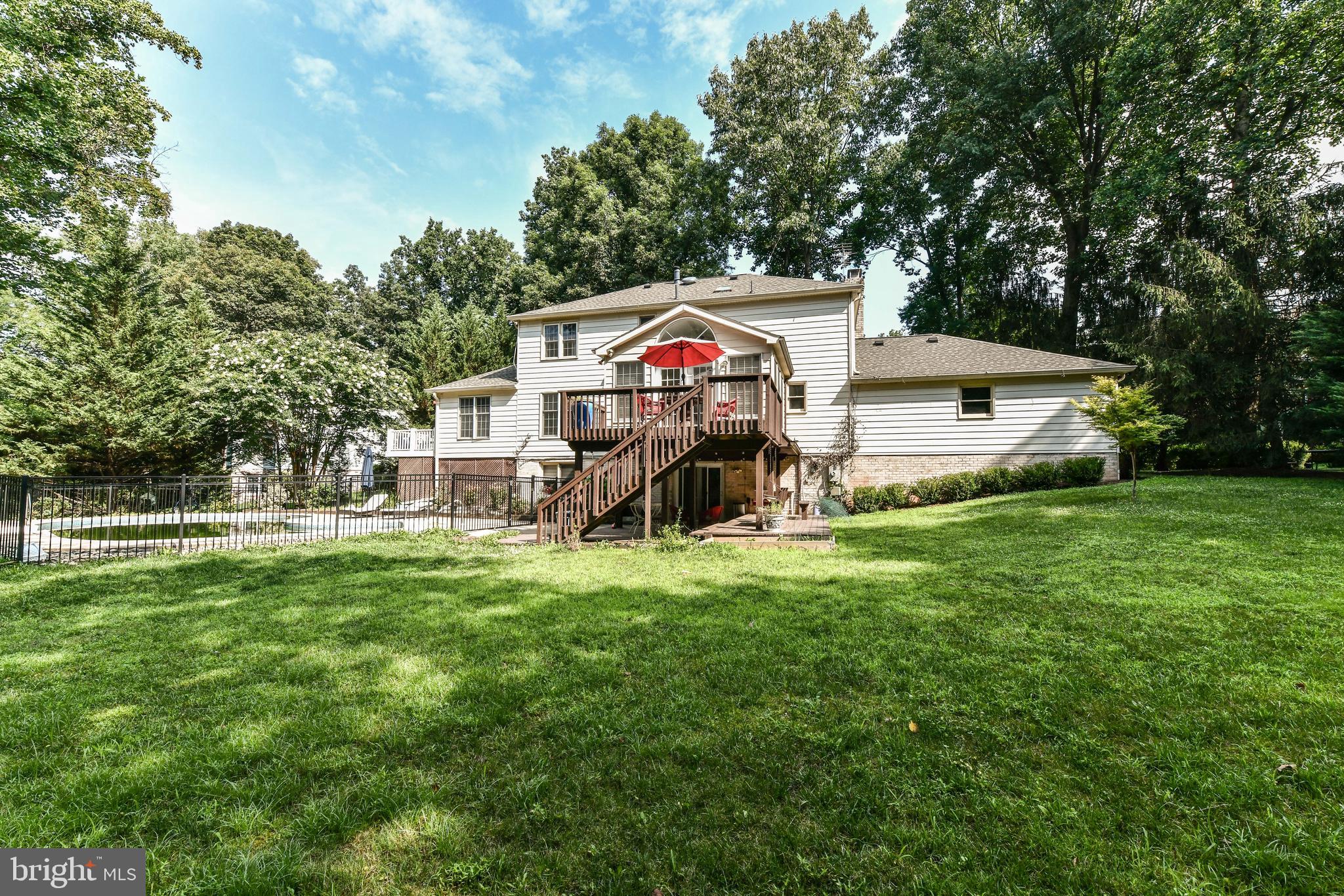 HOLLY KNOLL - Residential Lease