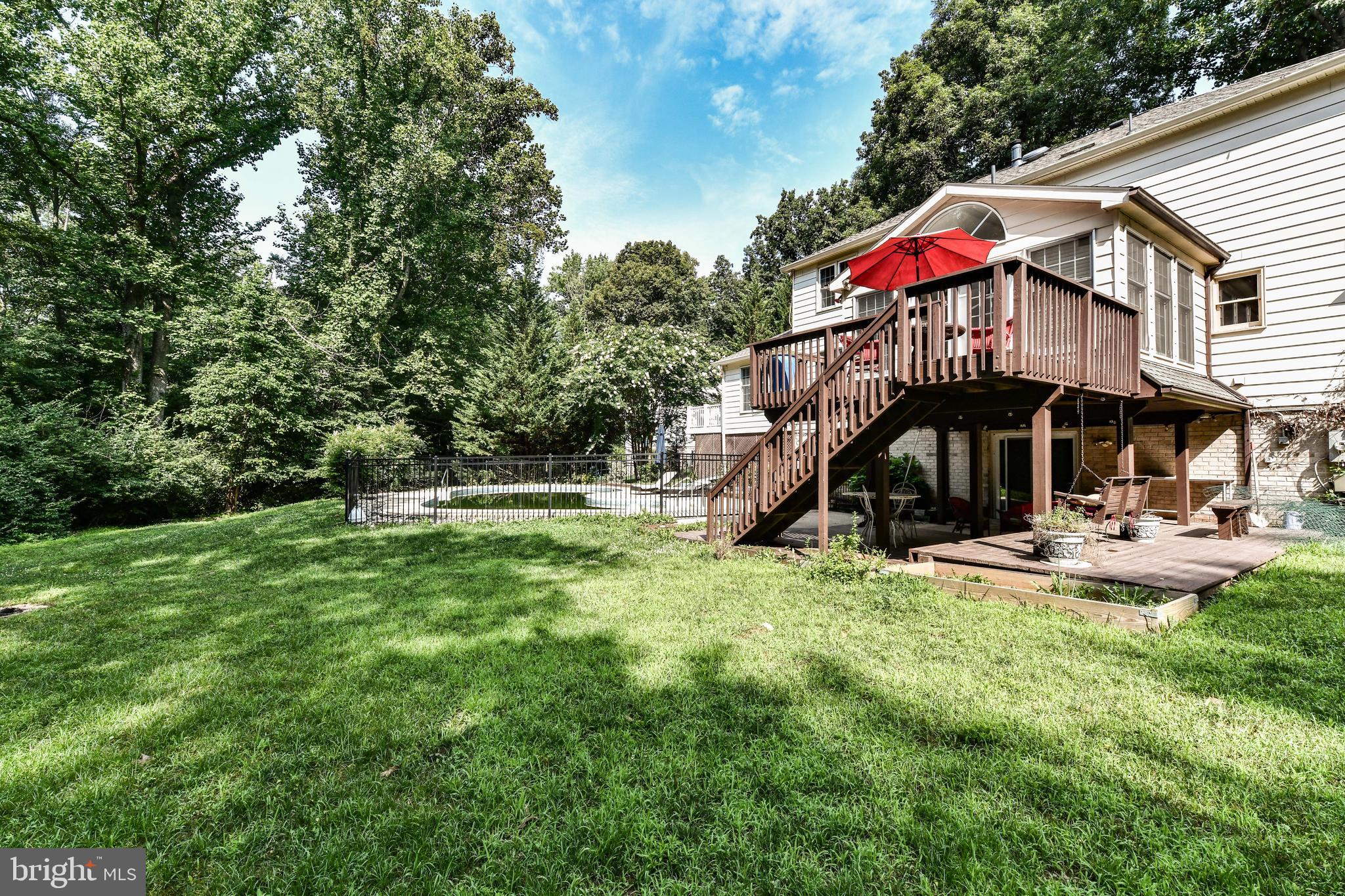 HOLLY KNOLL - Residential Lease