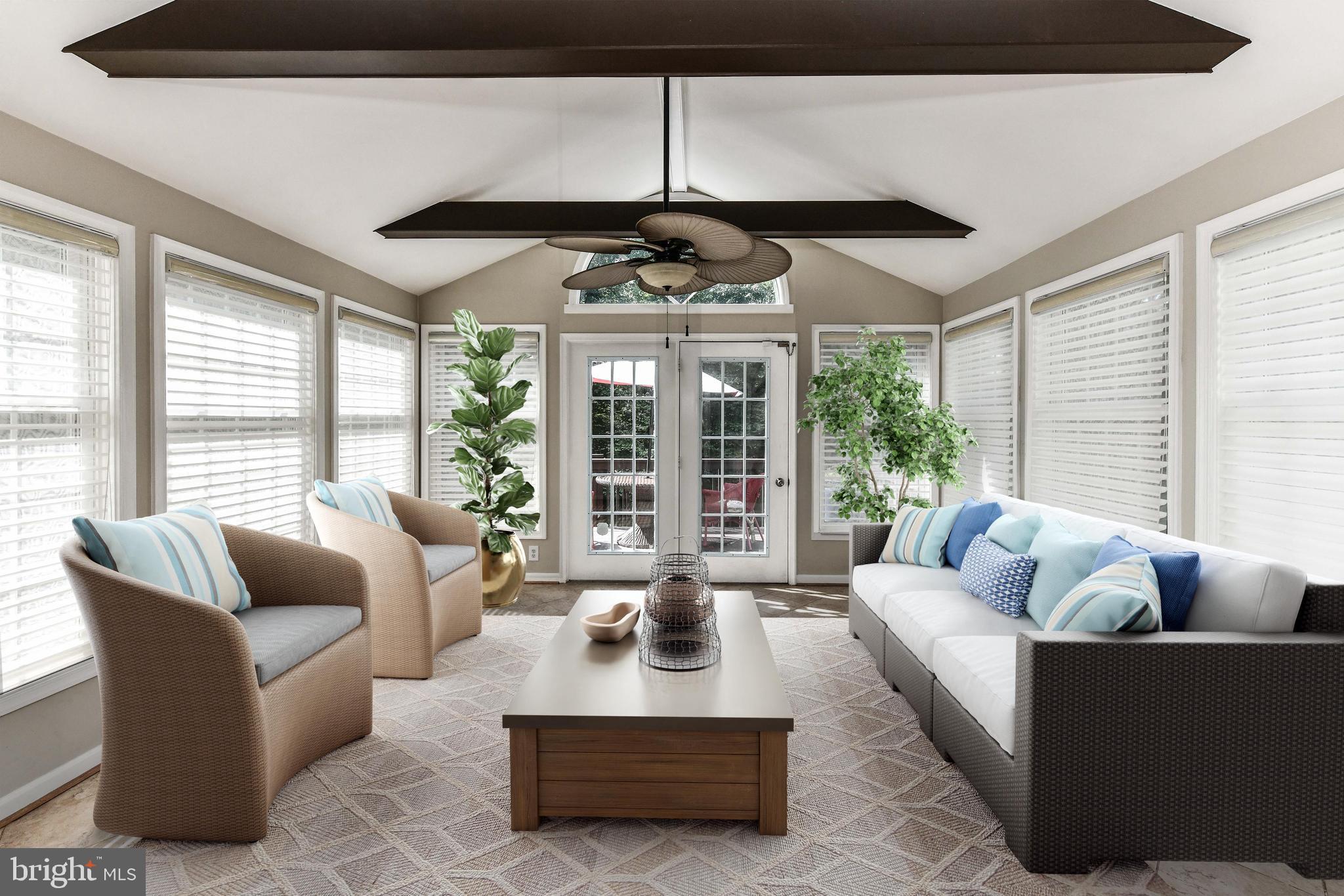 HOLLY KNOLL - Residential Lease