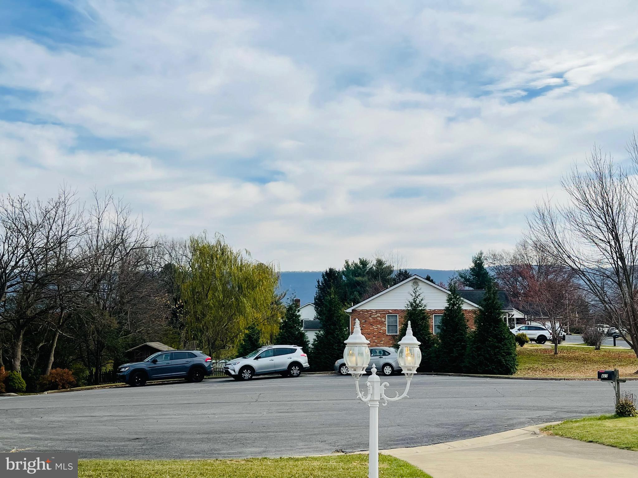 NORTH SUMMIT HEIGHTS - Residential