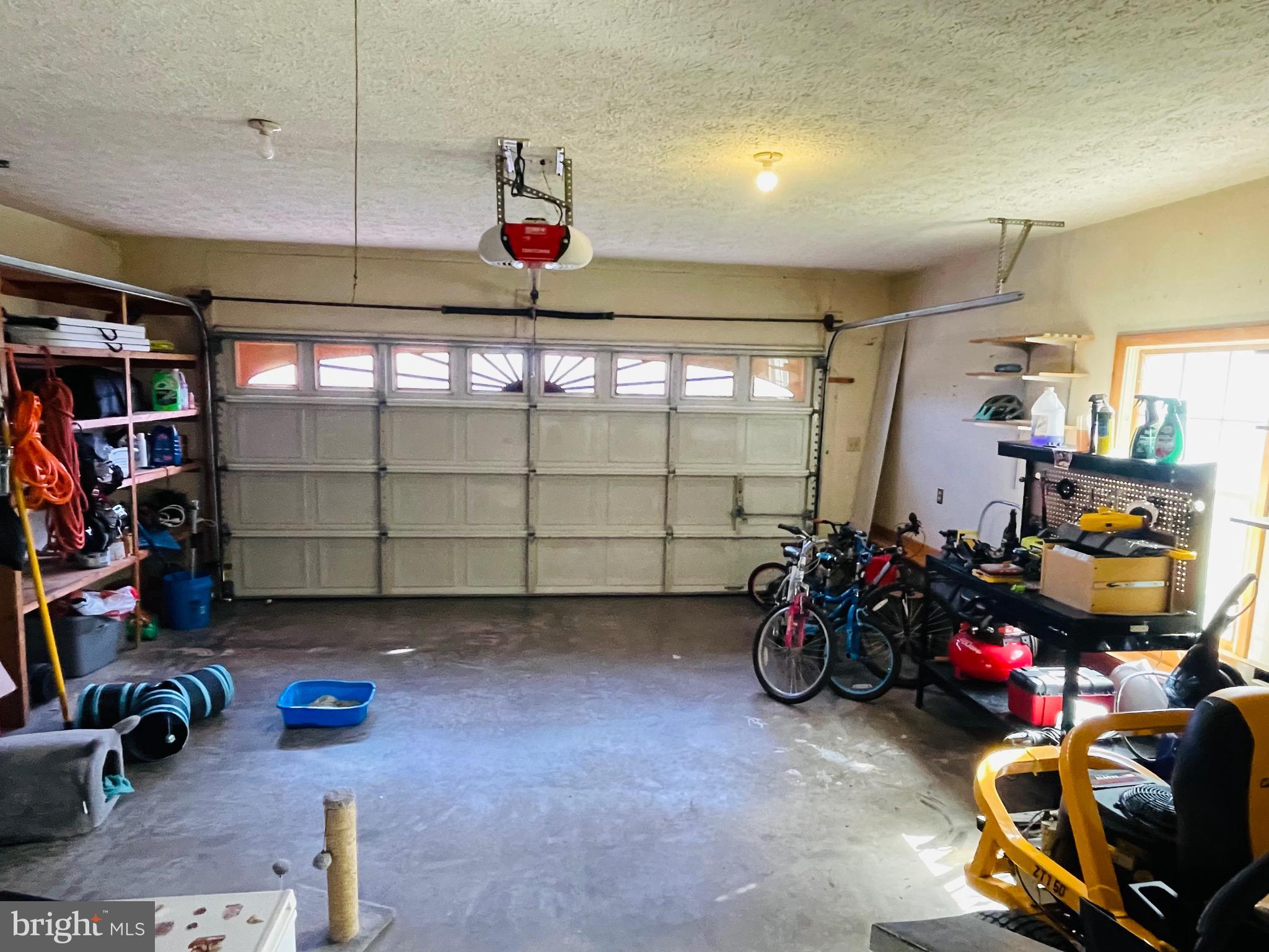 NORTH SUMMIT HEIGHTS - Residential