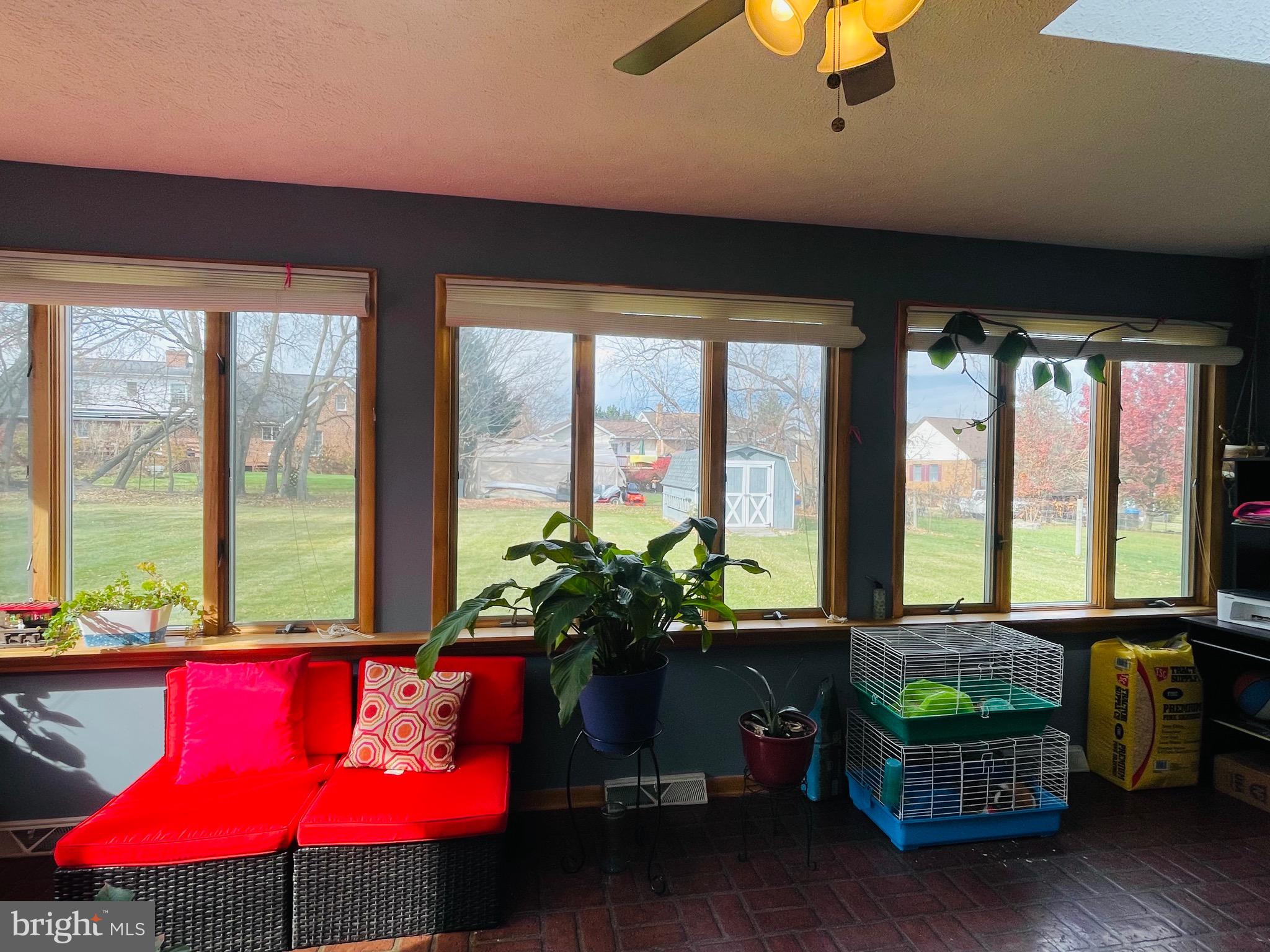 NORTH SUMMIT HEIGHTS - Residential