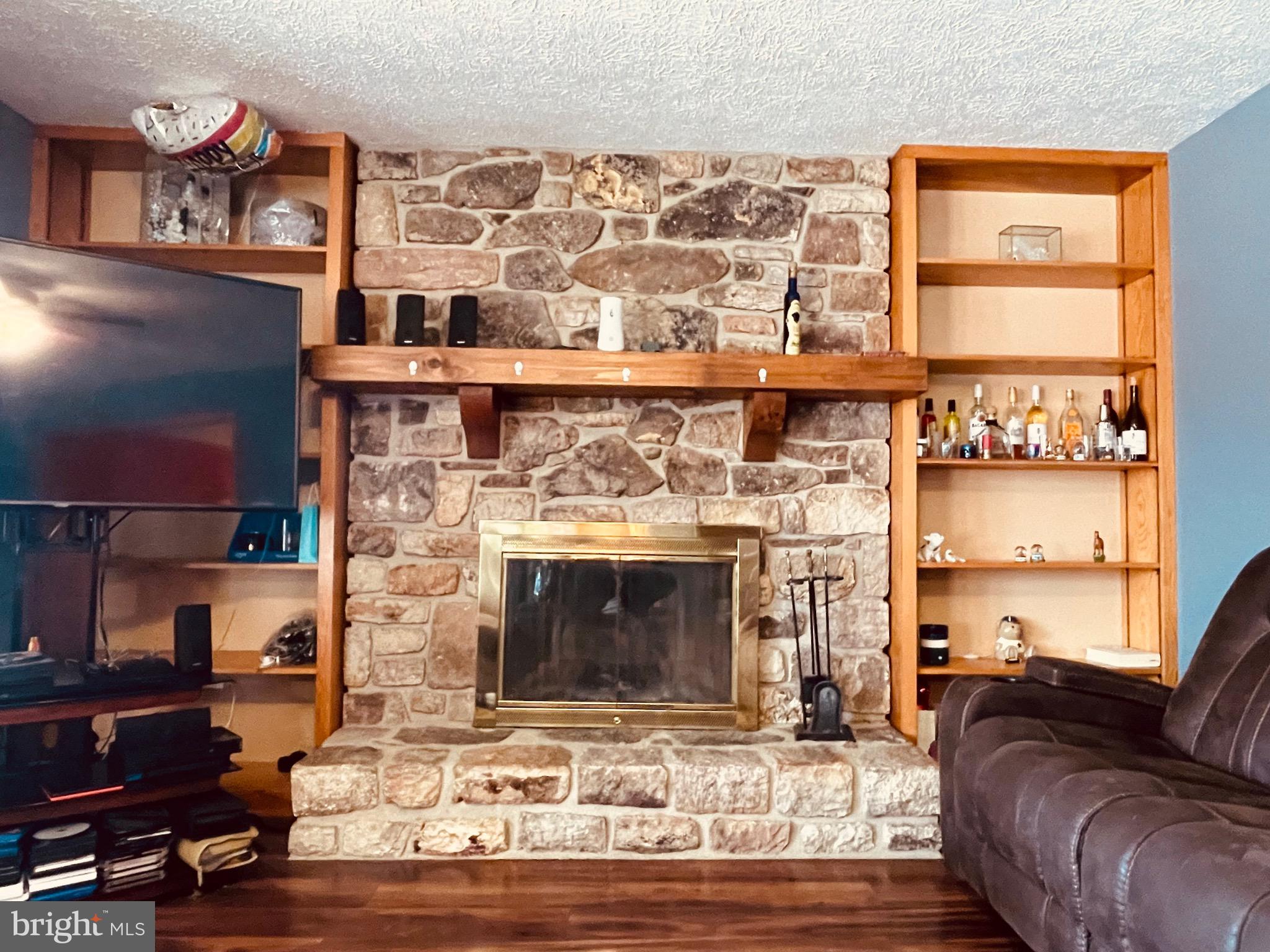 NORTH SUMMIT HEIGHTS - Residential