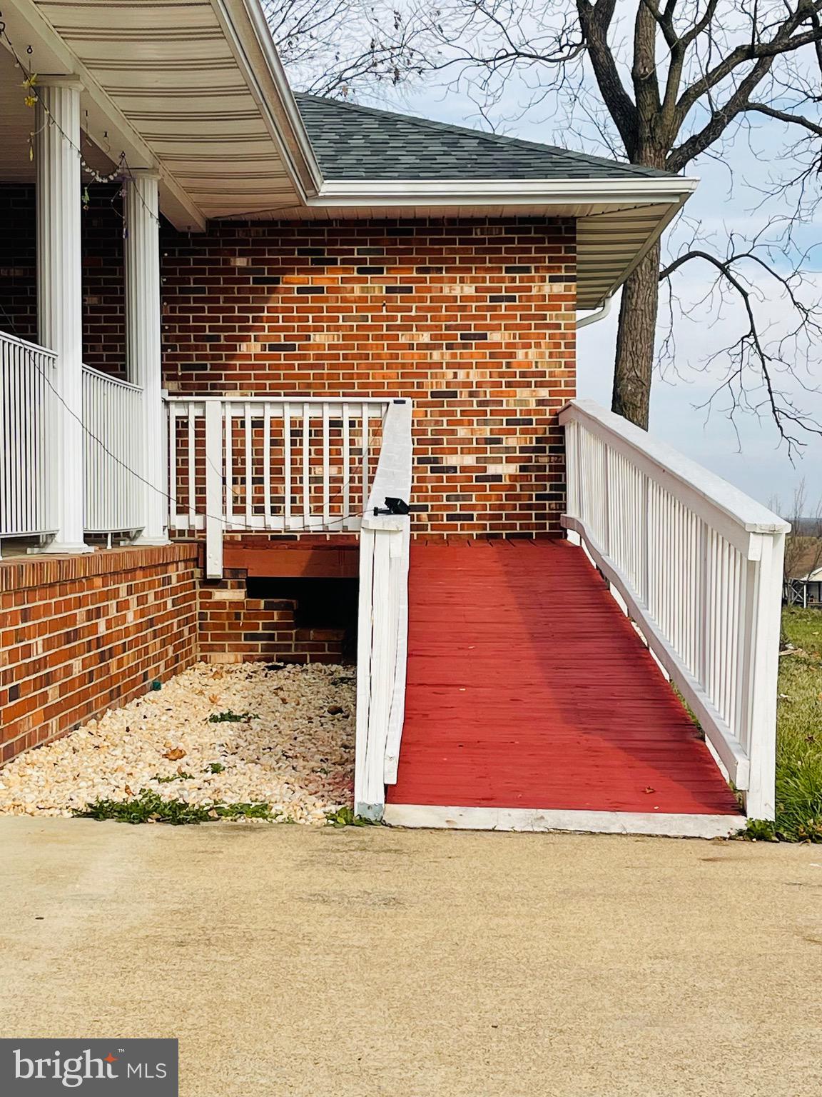 NORTH SUMMIT HEIGHTS - Residential