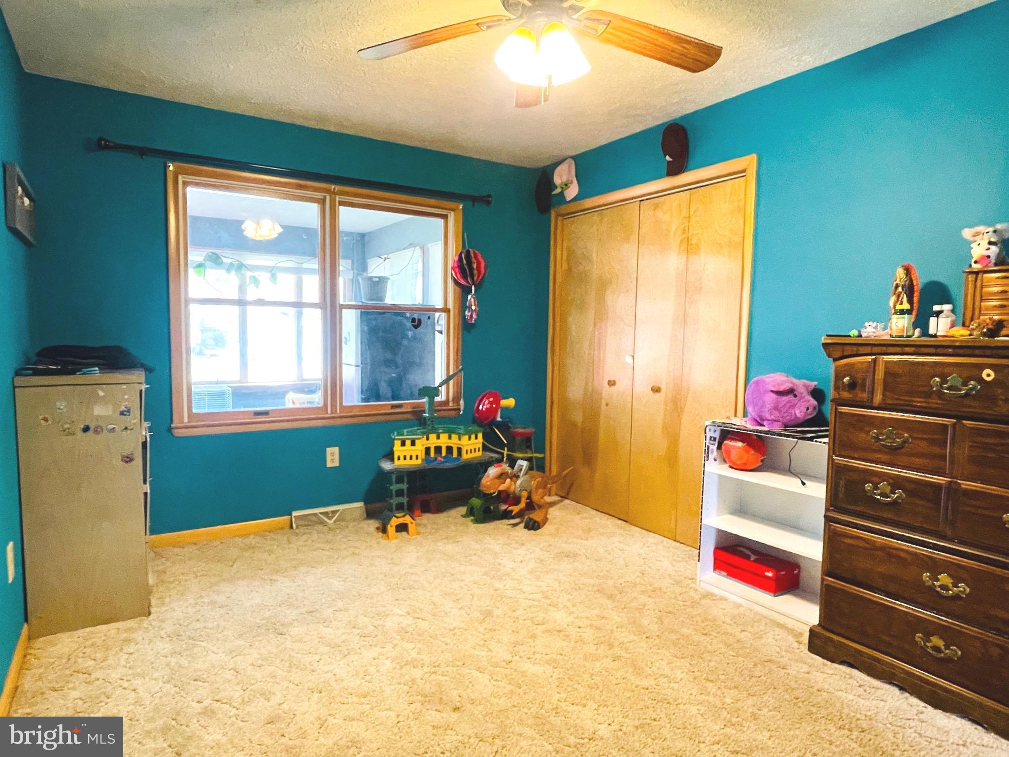 NORTH SUMMIT HEIGHTS - Residential