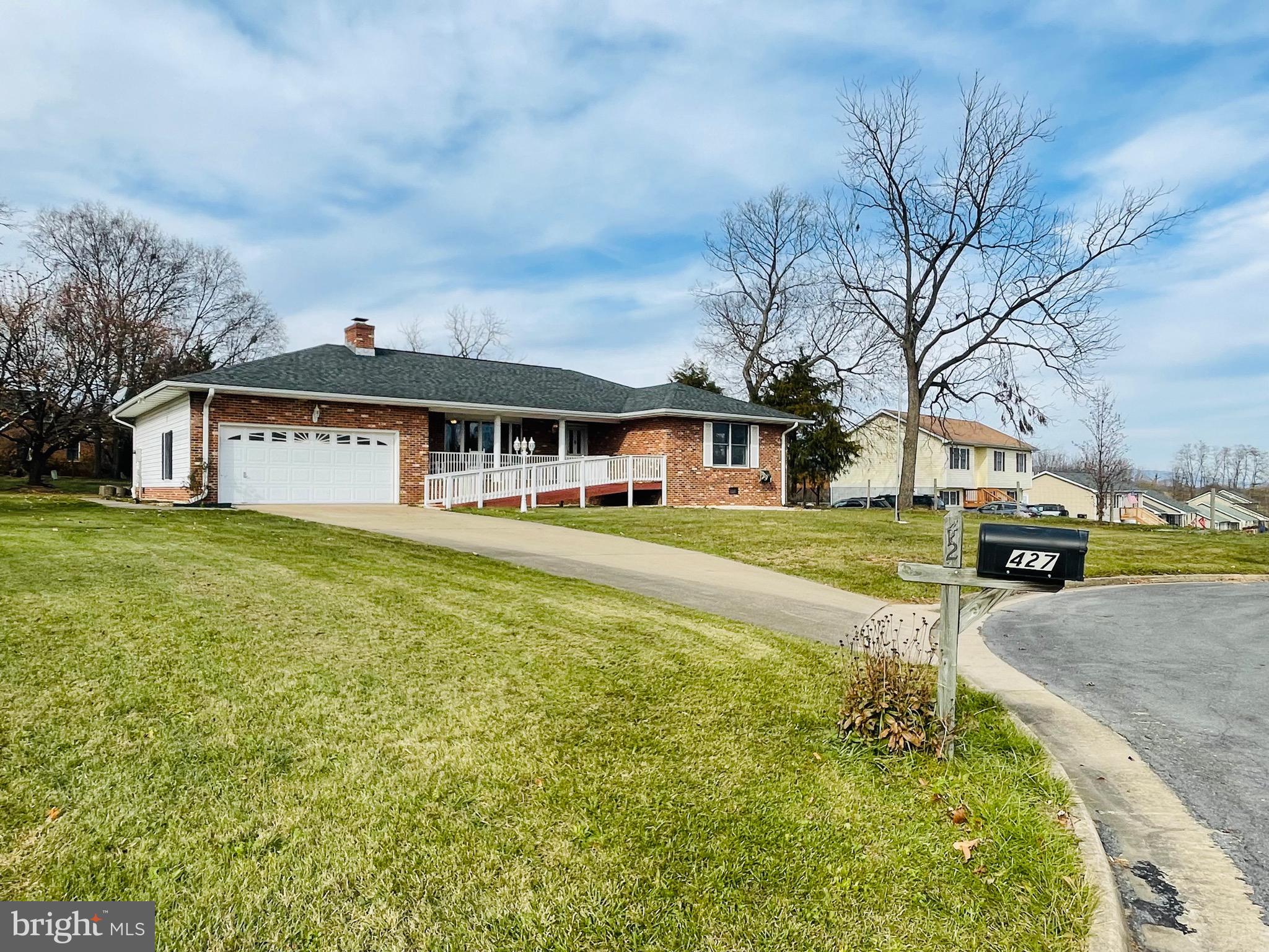 NORTH SUMMIT HEIGHTS - Residential