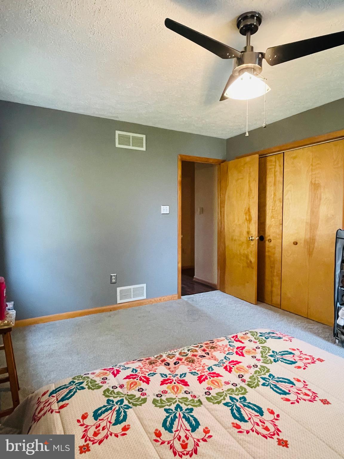 NORTH SUMMIT HEIGHTS - Residential