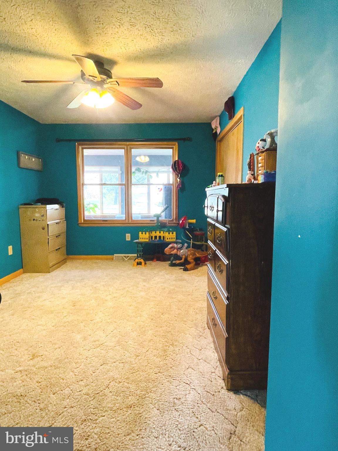 NORTH SUMMIT HEIGHTS - Residential