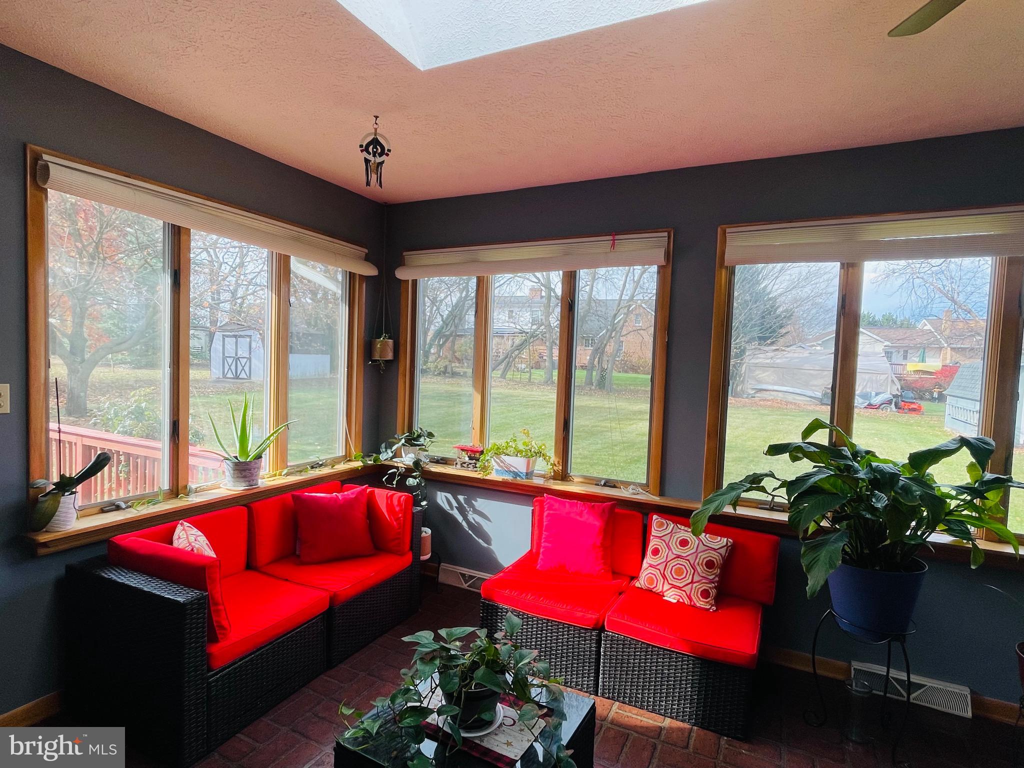 NORTH SUMMIT HEIGHTS - Residential