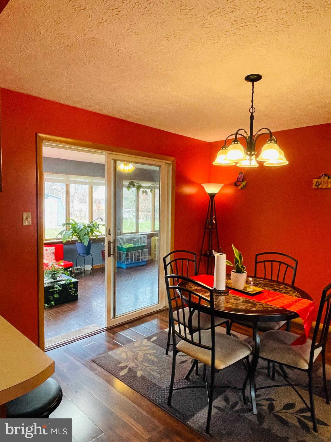 NORTH SUMMIT HEIGHTS - Residential