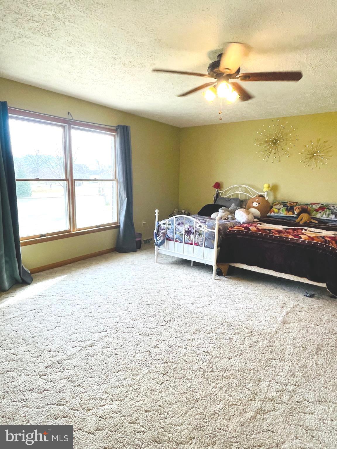 NORTH SUMMIT HEIGHTS - Residential