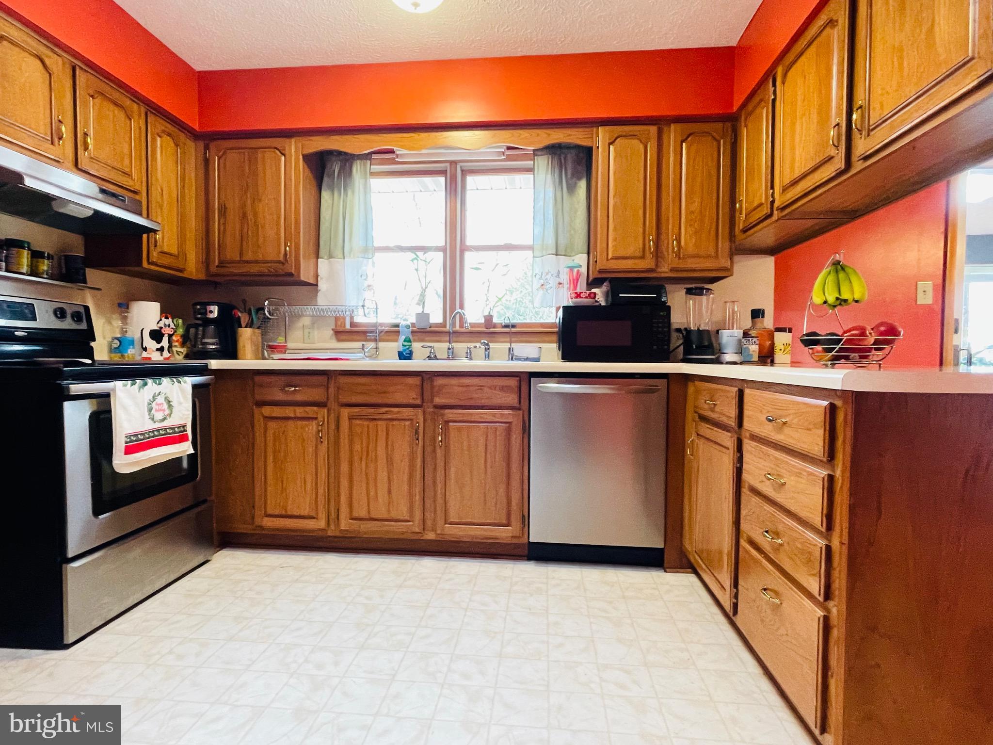 NORTH SUMMIT HEIGHTS - Residential