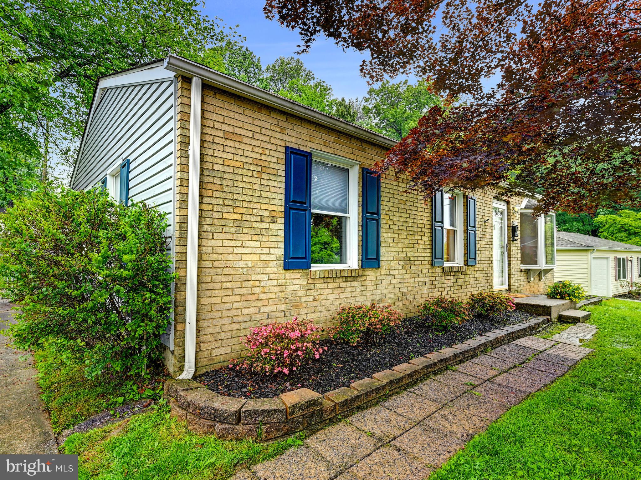 219 GREENVIEW AVENUE