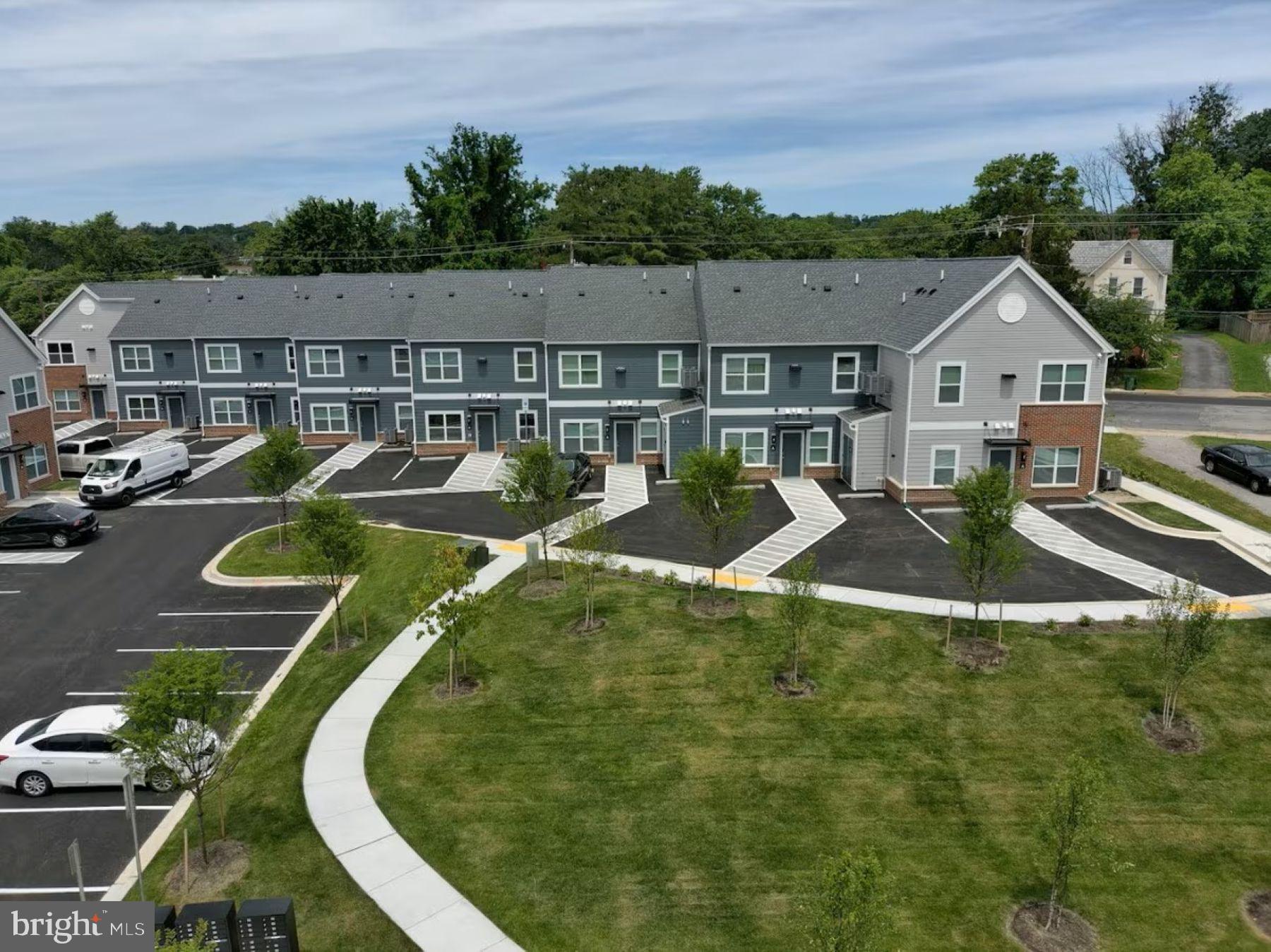 GARDENVILLE - Residential Lease