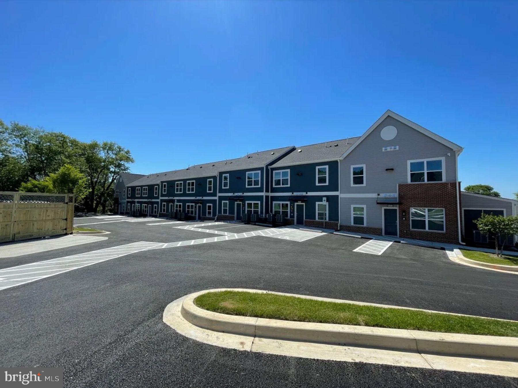 GARDENVILLE - Residential Lease