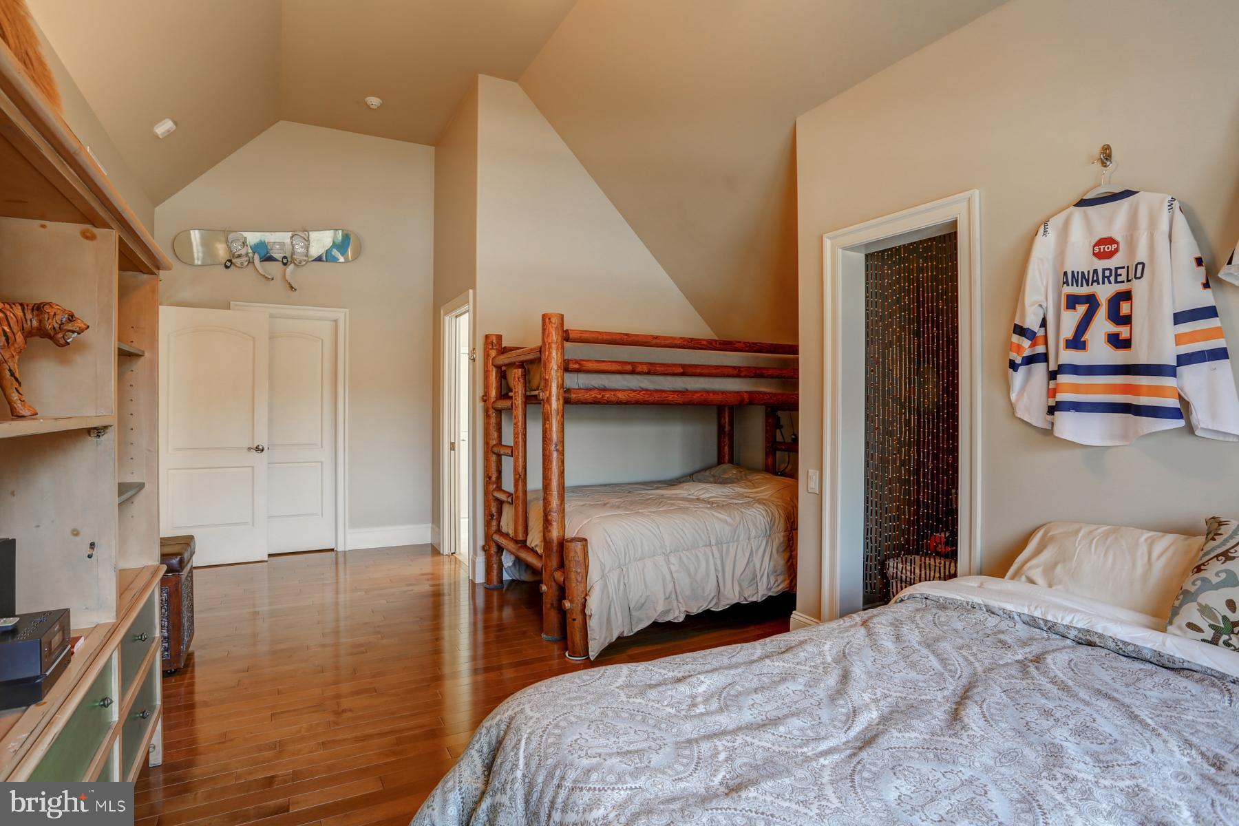 DERRY WOODS - Residential