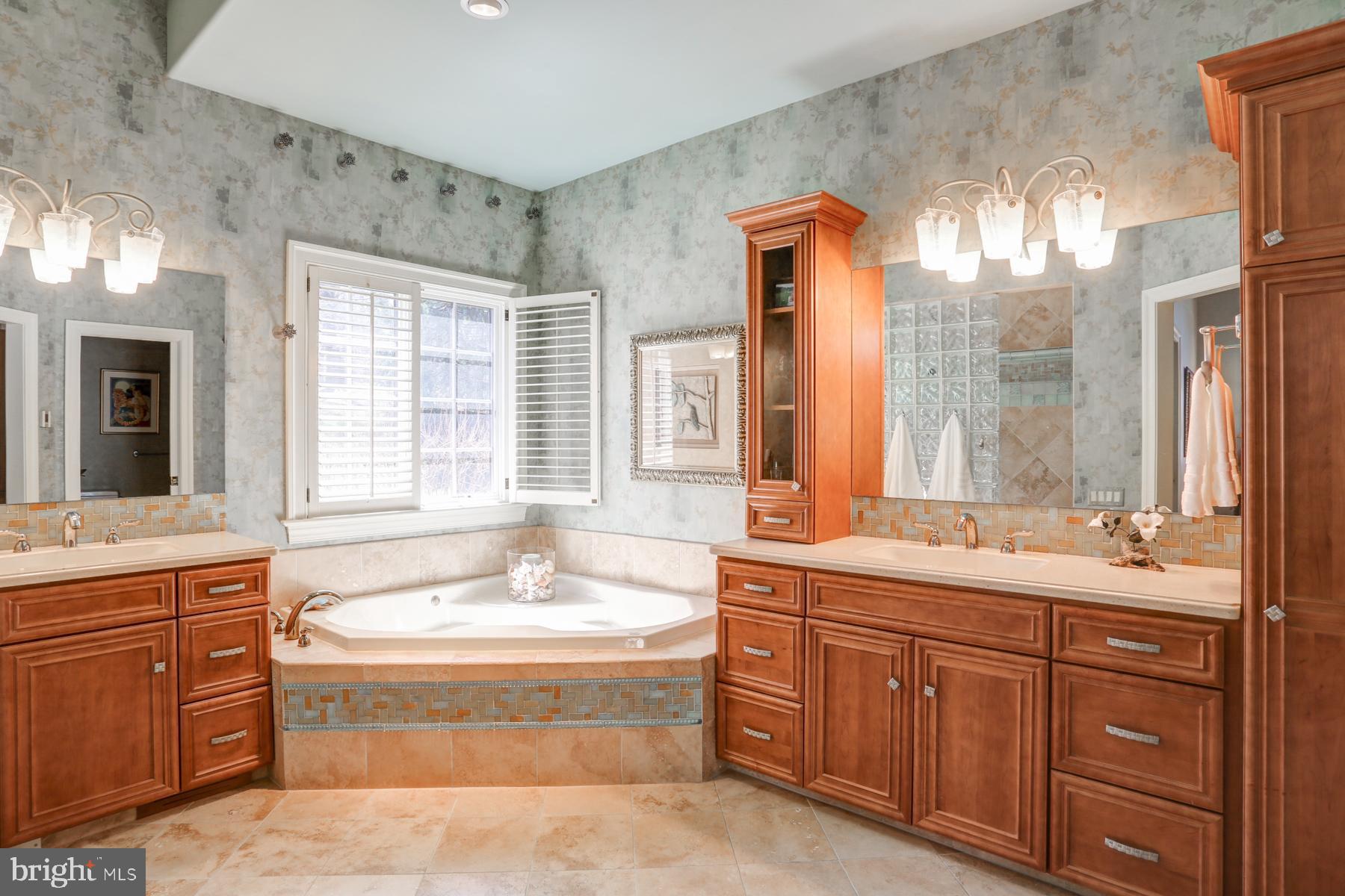 DERRY WOODS - Residential