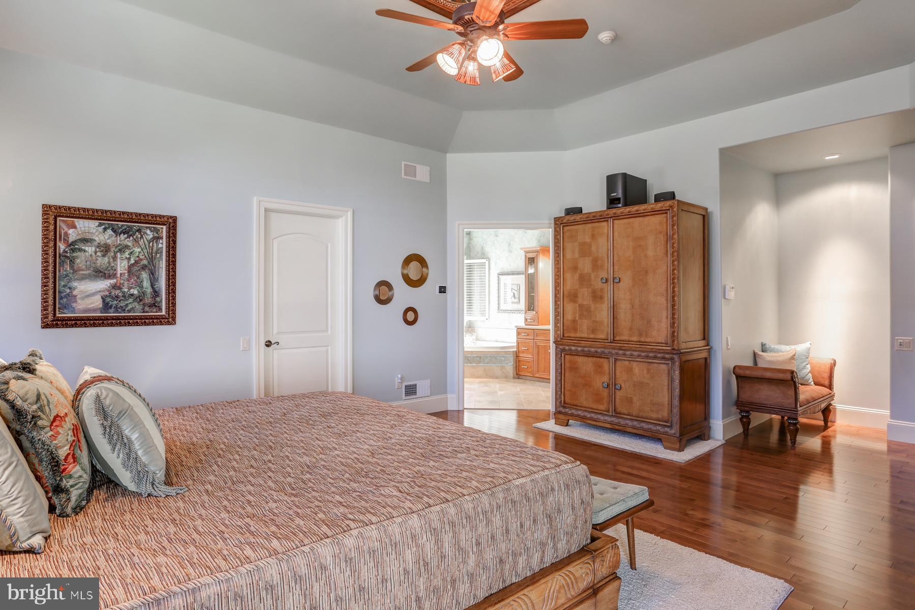 DERRY WOODS - Residential