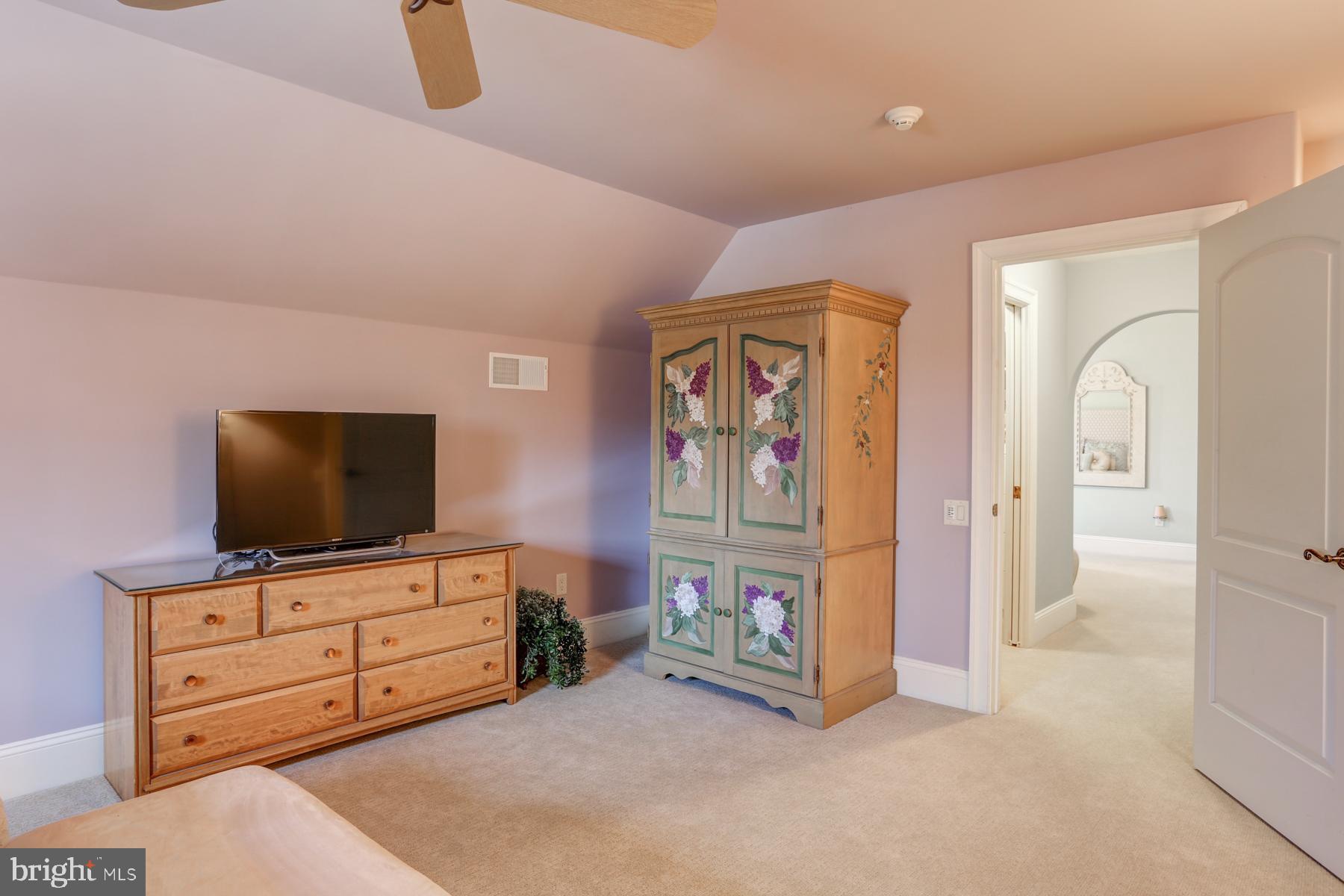 DERRY WOODS - Residential