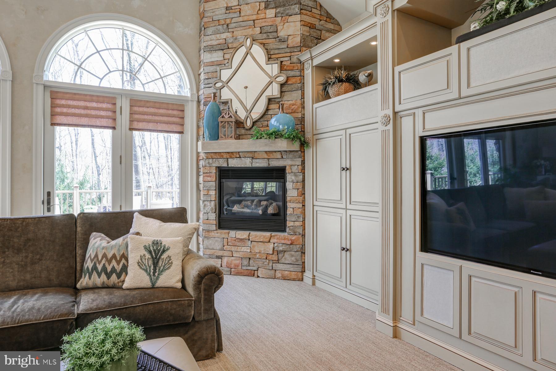 DERRY WOODS - Residential