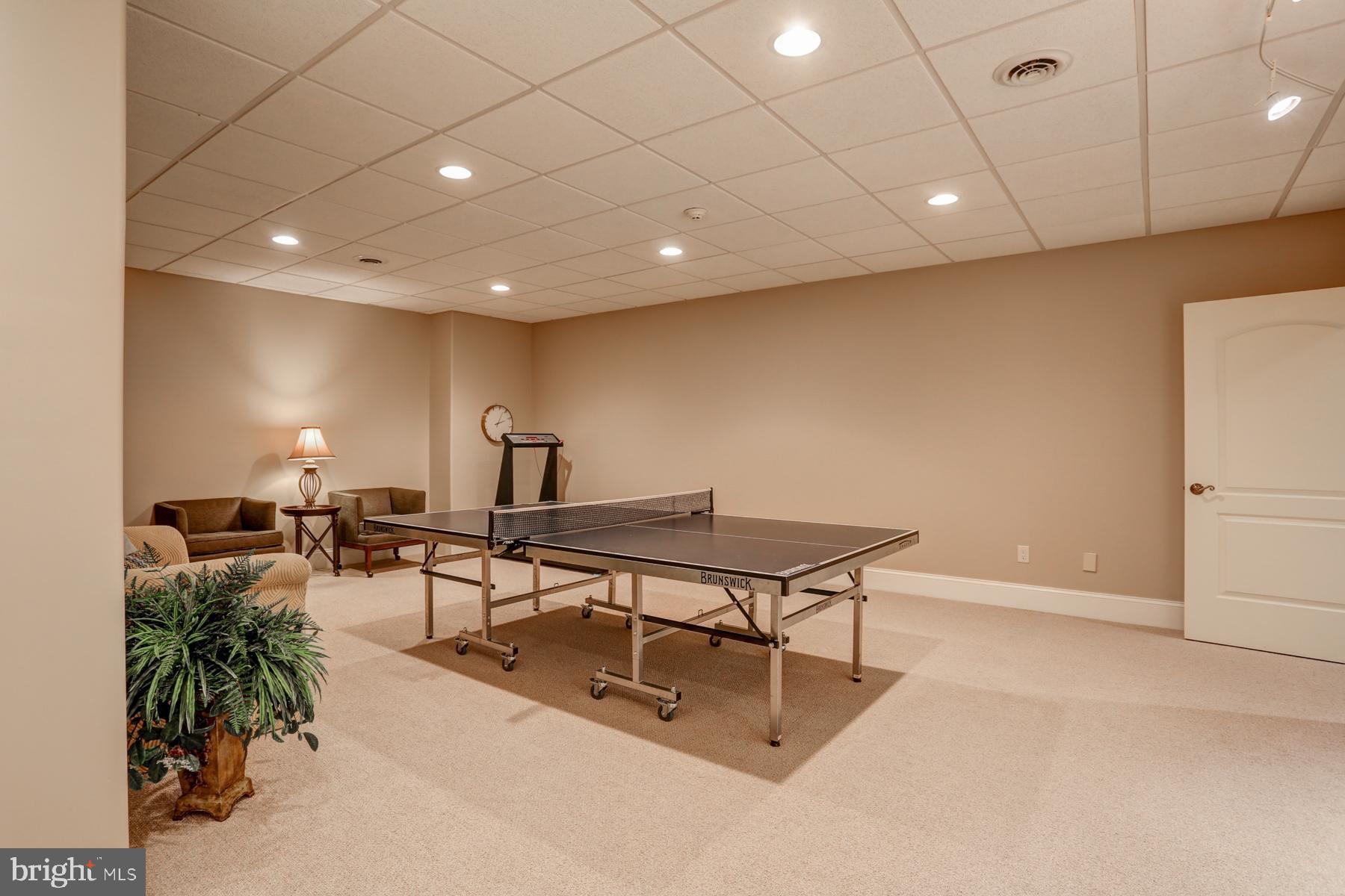 DERRY WOODS - Residential