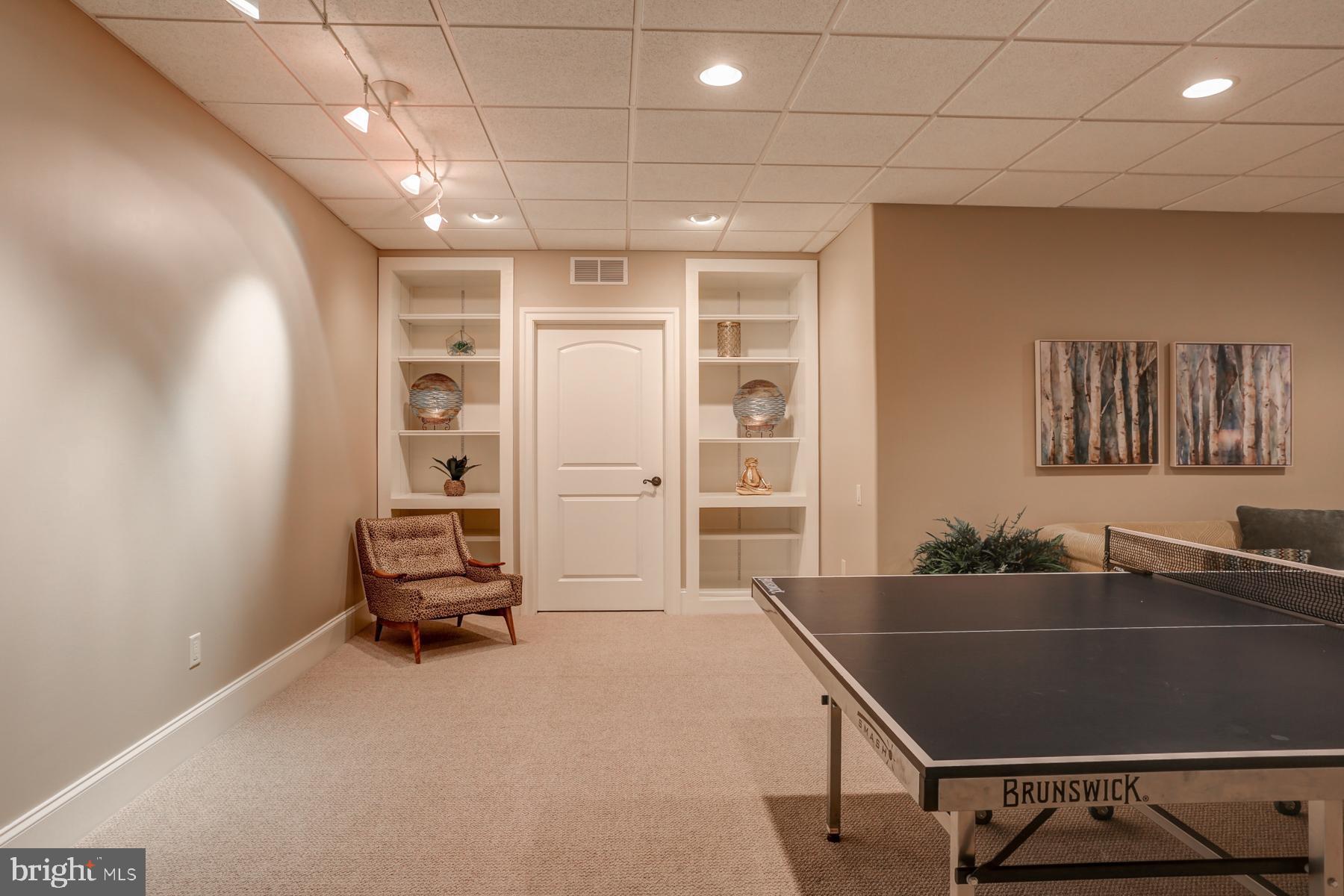 DERRY WOODS - Residential