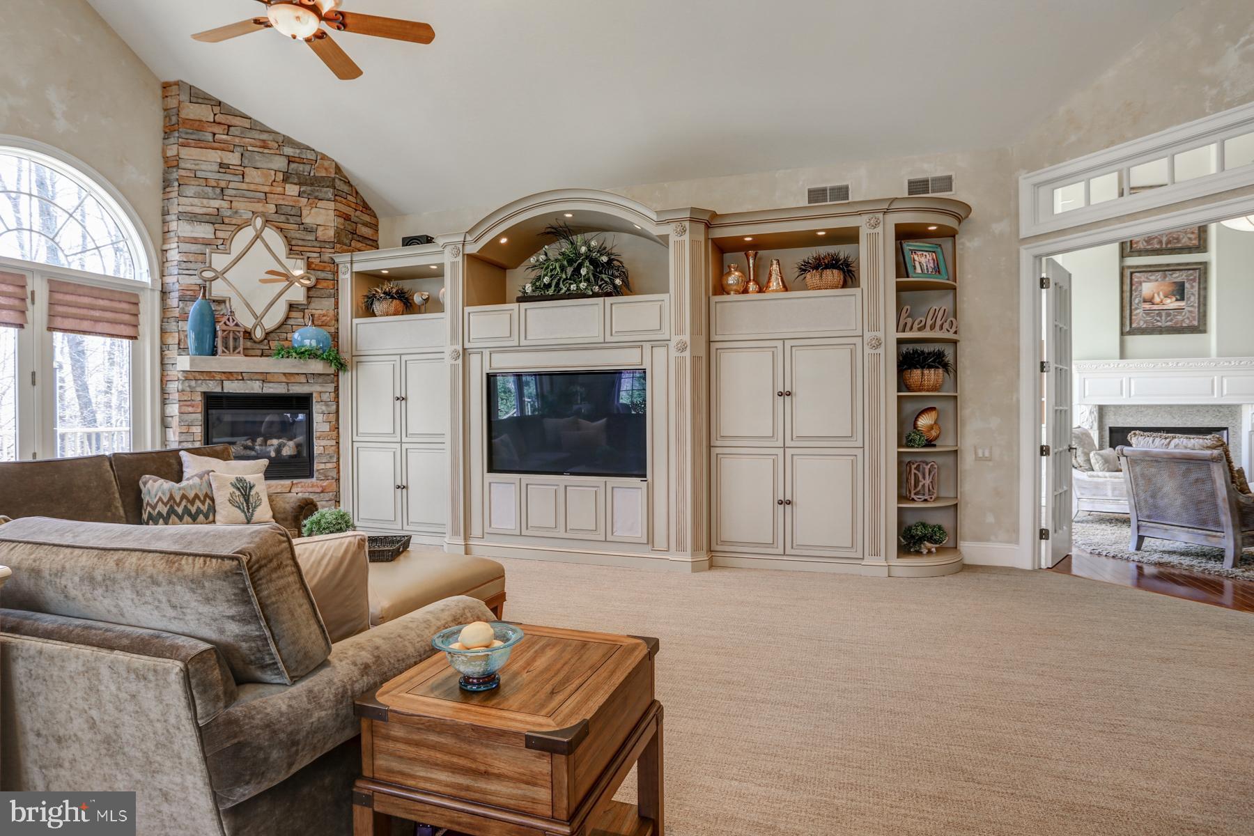 DERRY WOODS - Residential