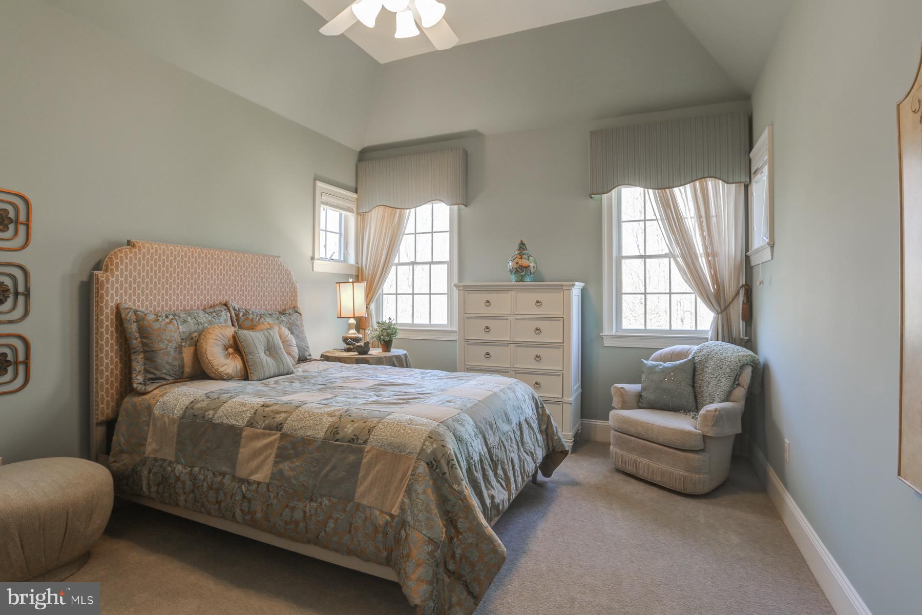 DERRY WOODS - Residential