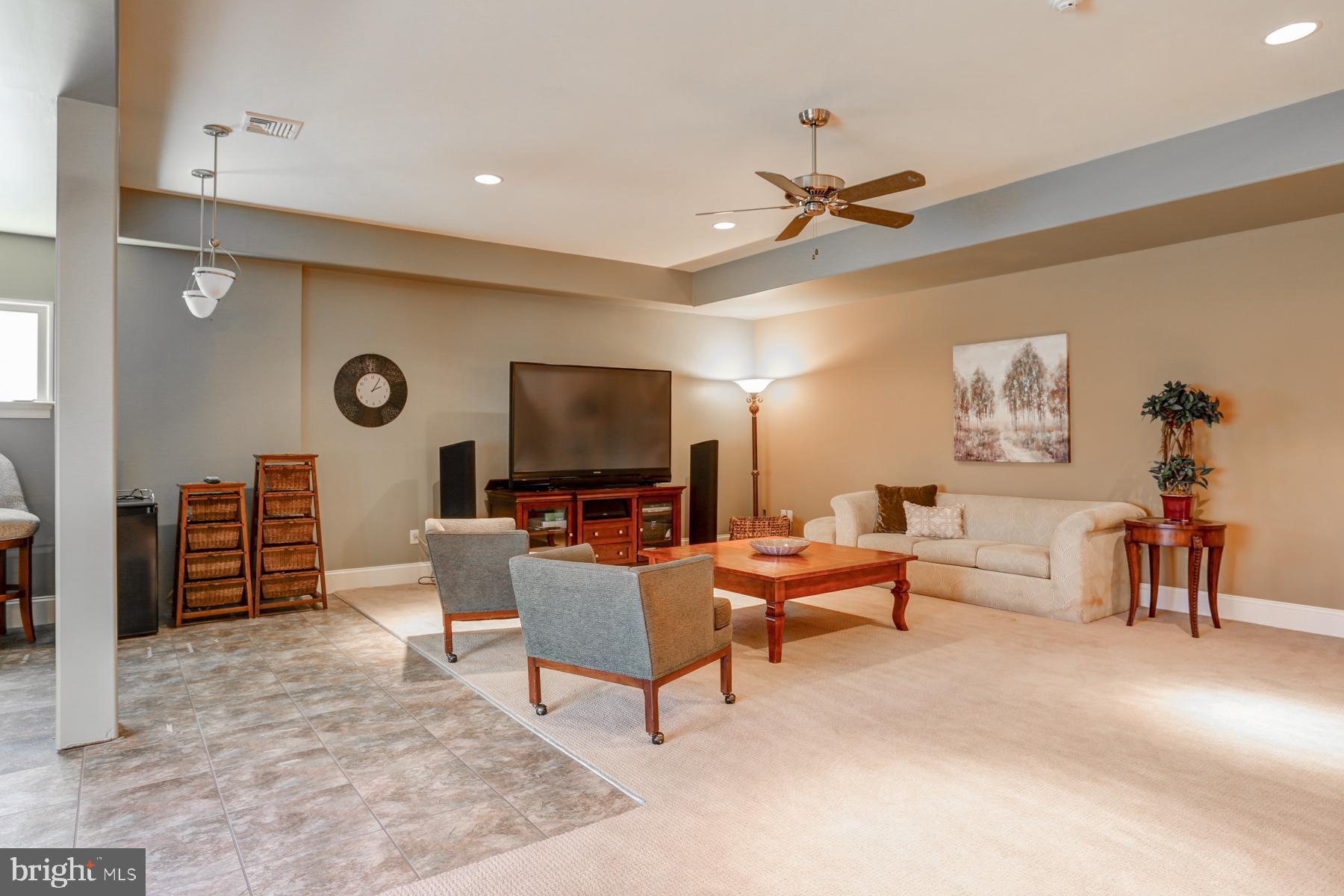 DERRY WOODS - Residential