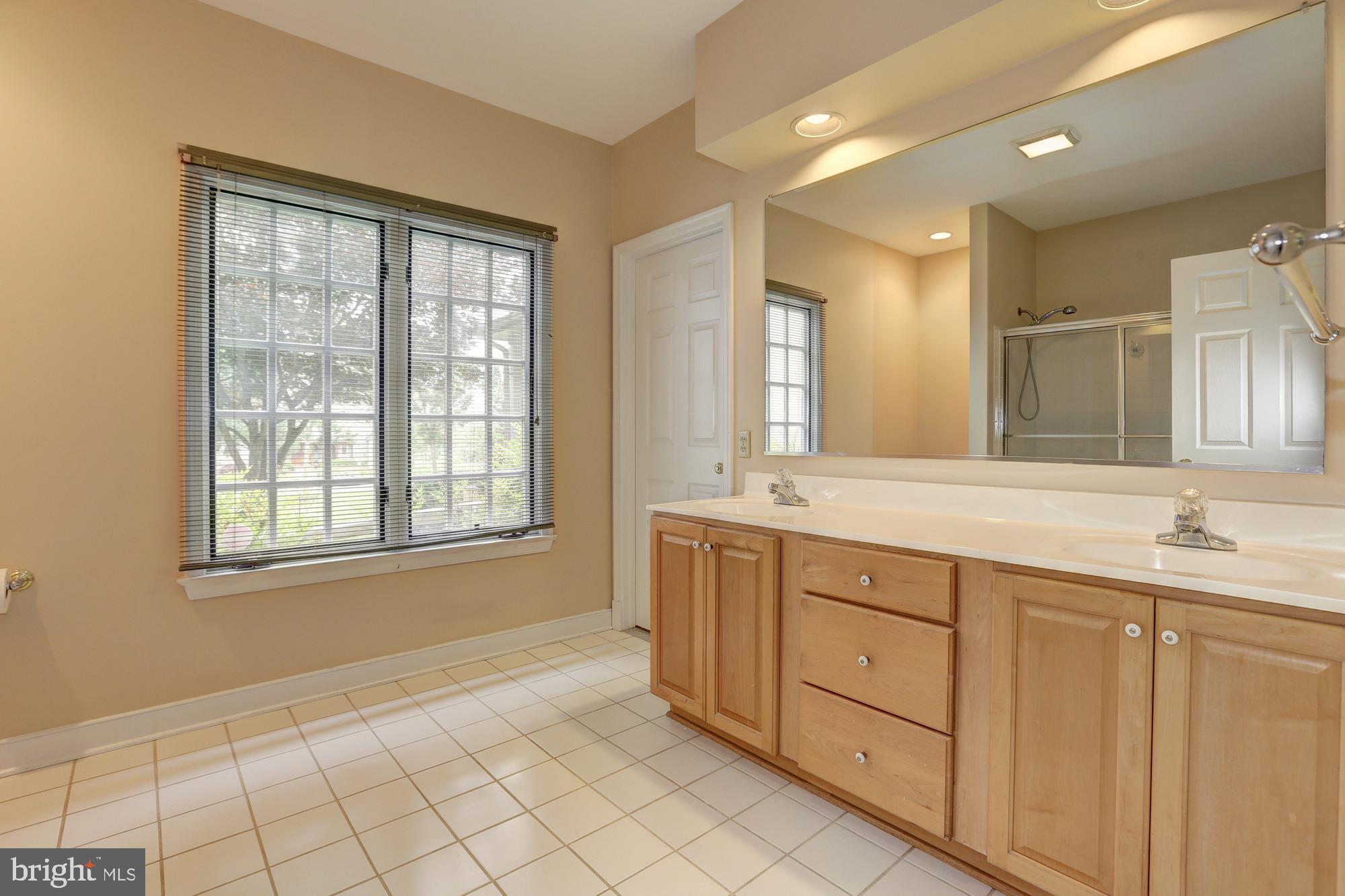 PATERNAL GIFT FARM - Residential Lease