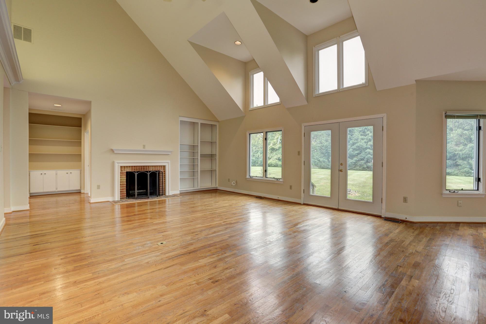 PATERNAL GIFT FARM - Residential Lease