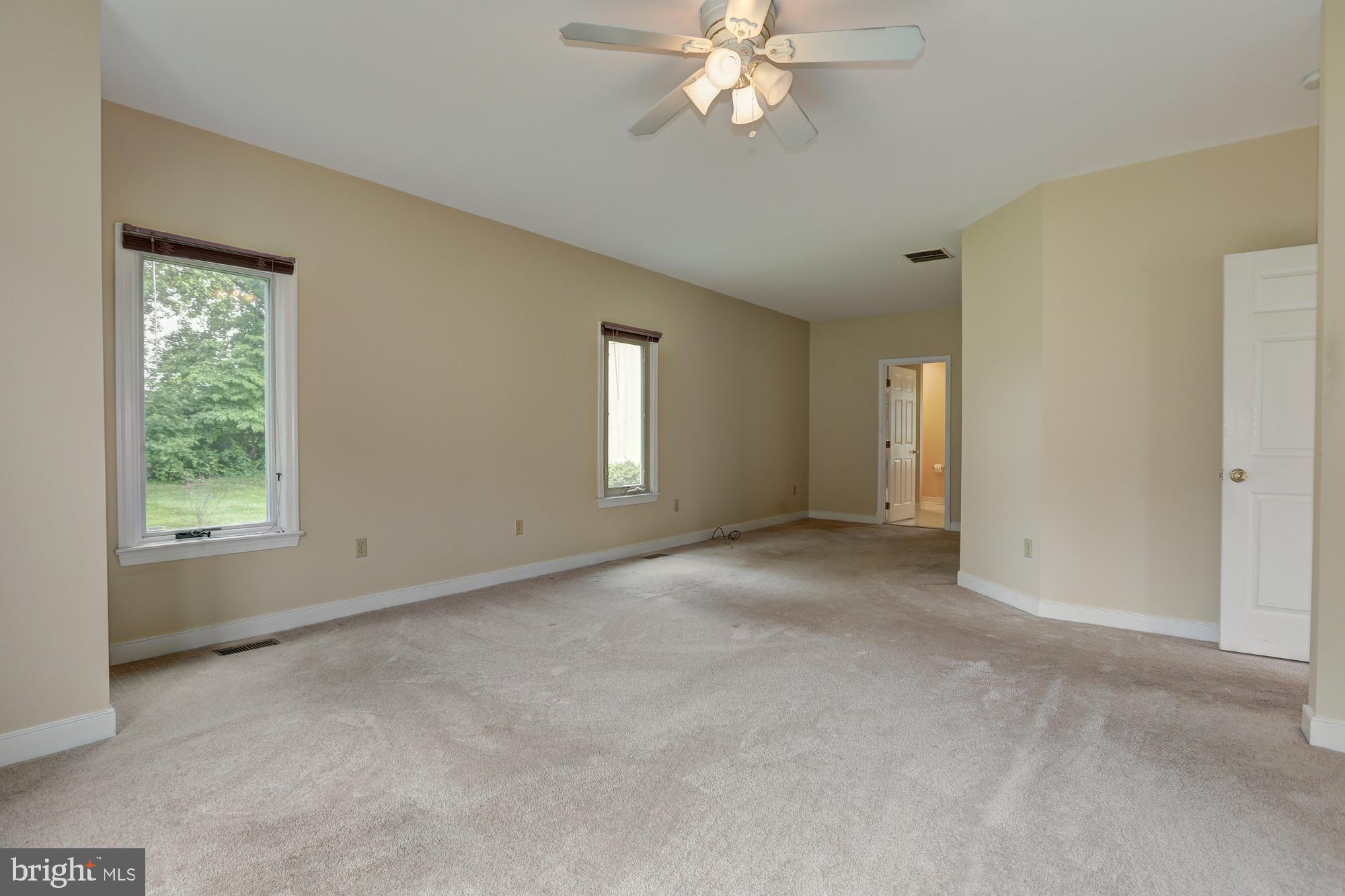 PATERNAL GIFT FARM - Residential Lease