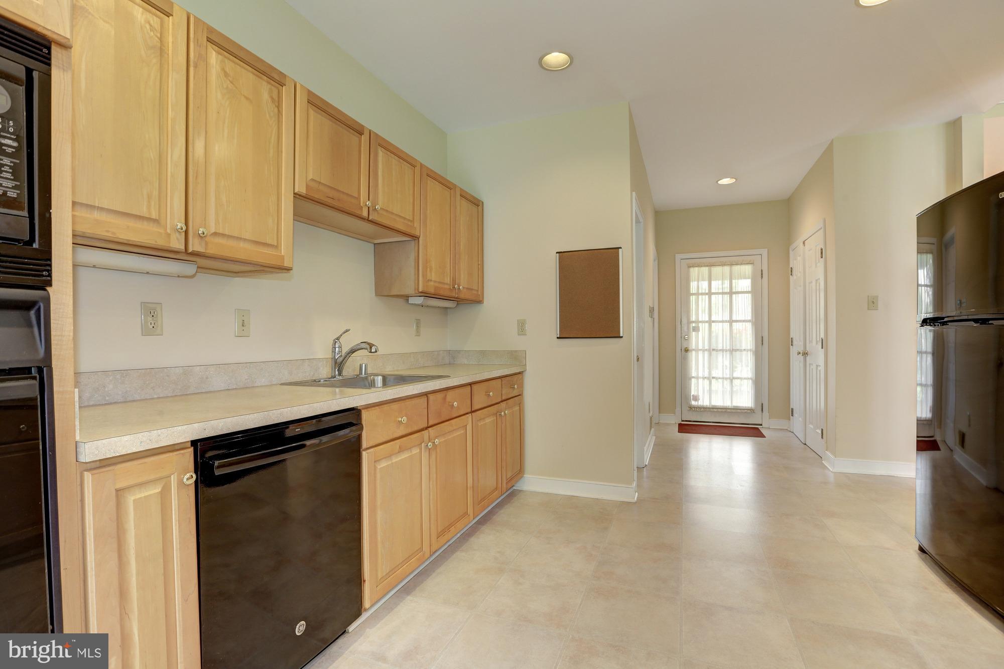 PATERNAL GIFT FARM - Residential Lease