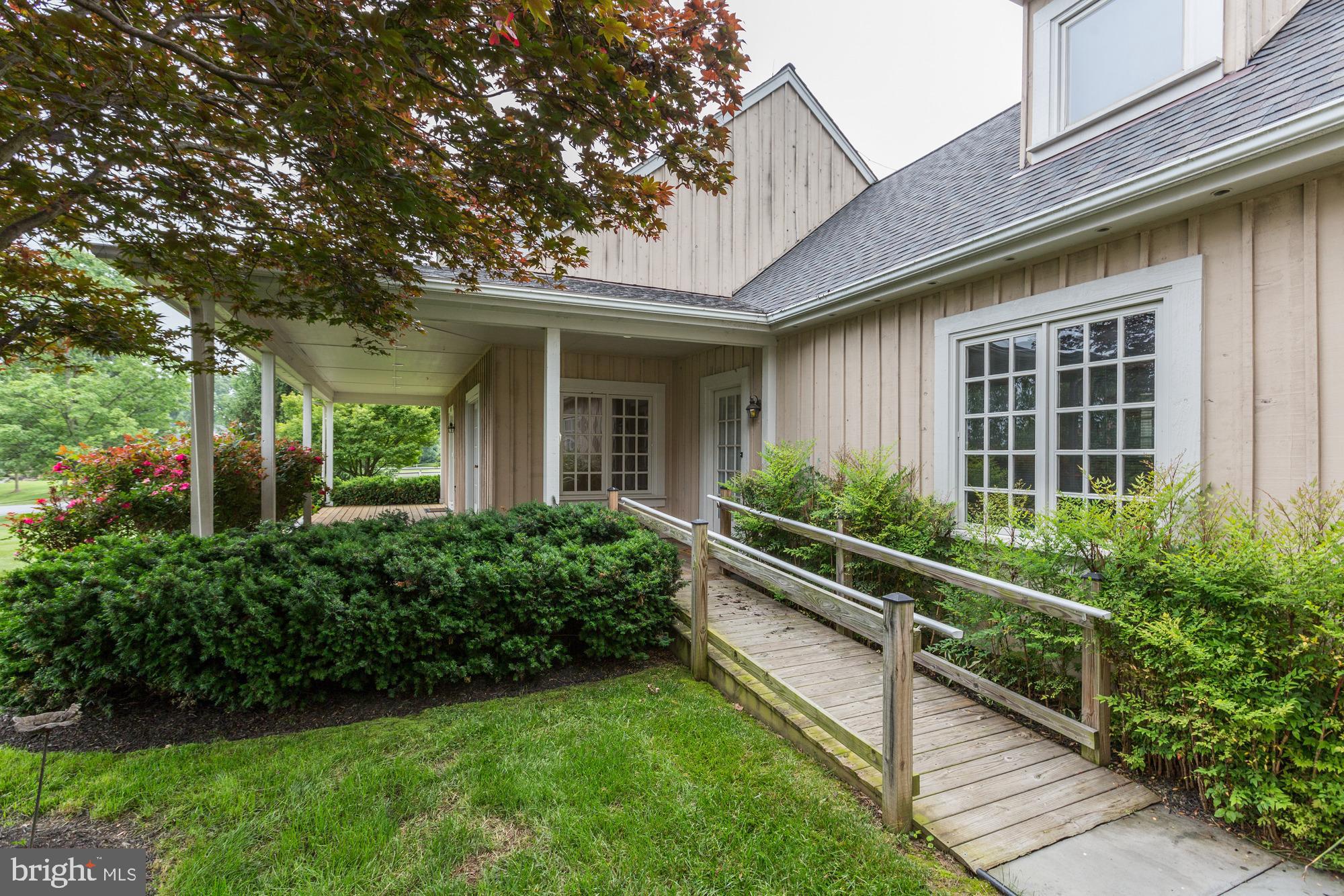 PATERNAL GIFT FARM - Residential Lease