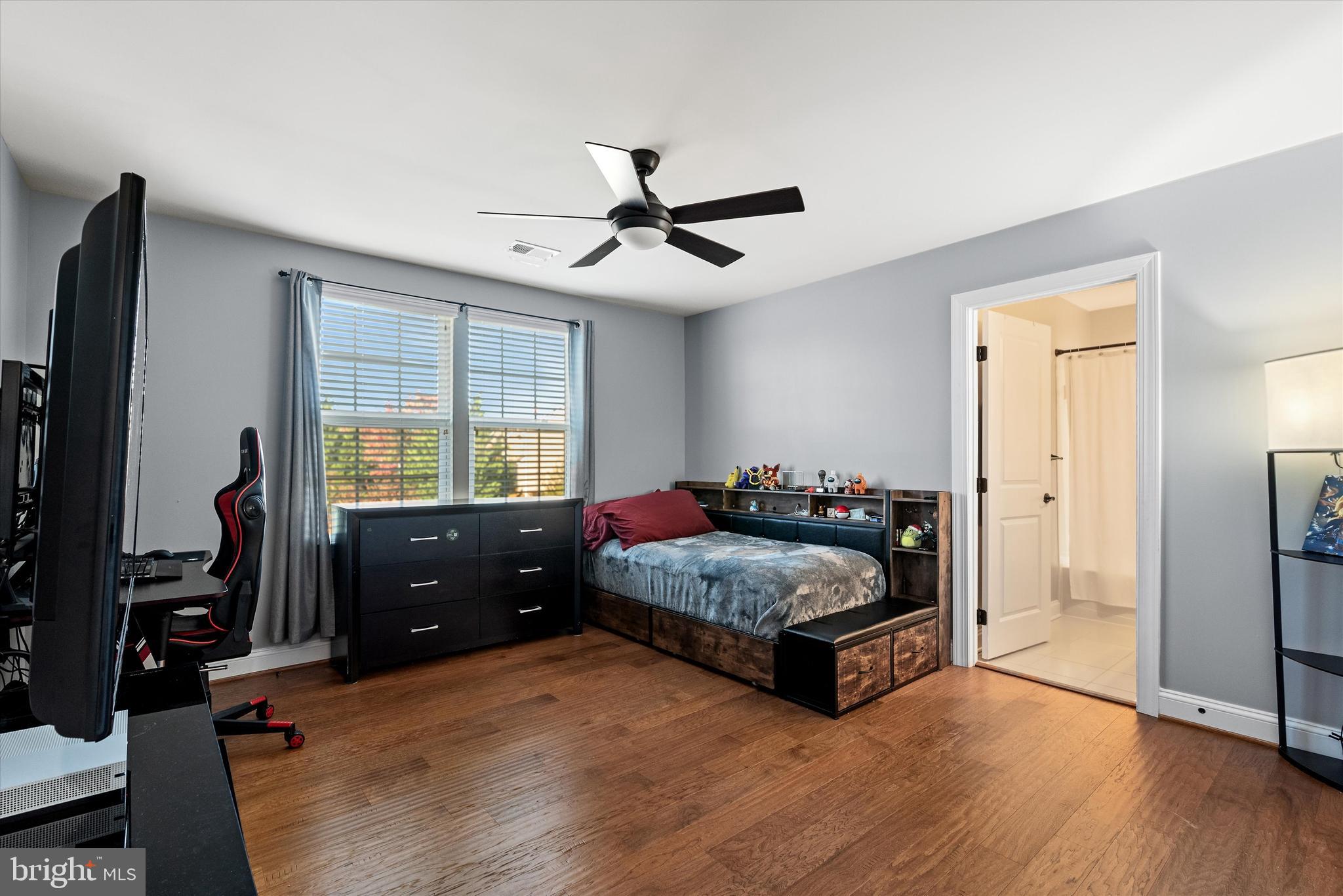 MADISON GROVE - Residential