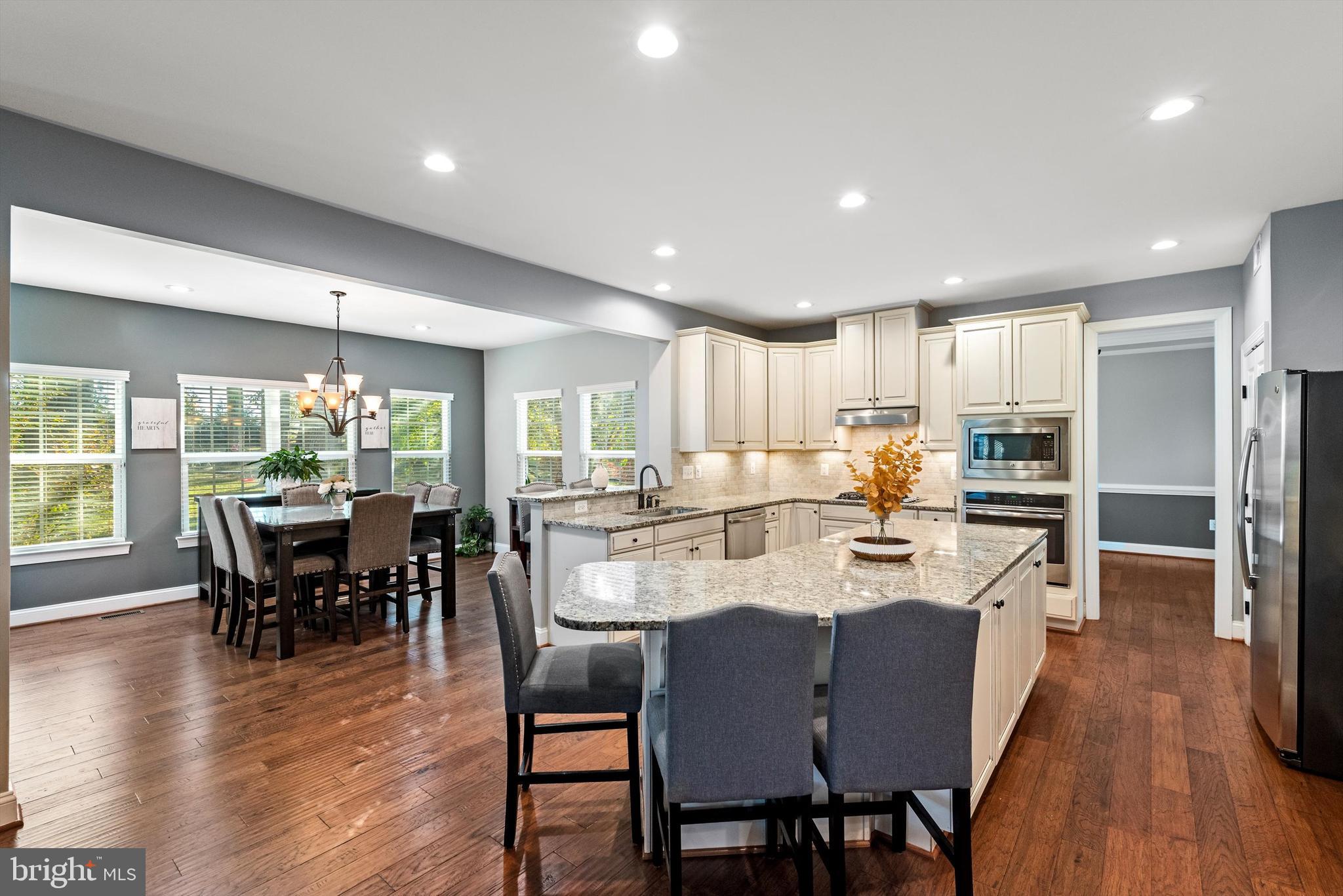 15511 HILLVIEW COURT