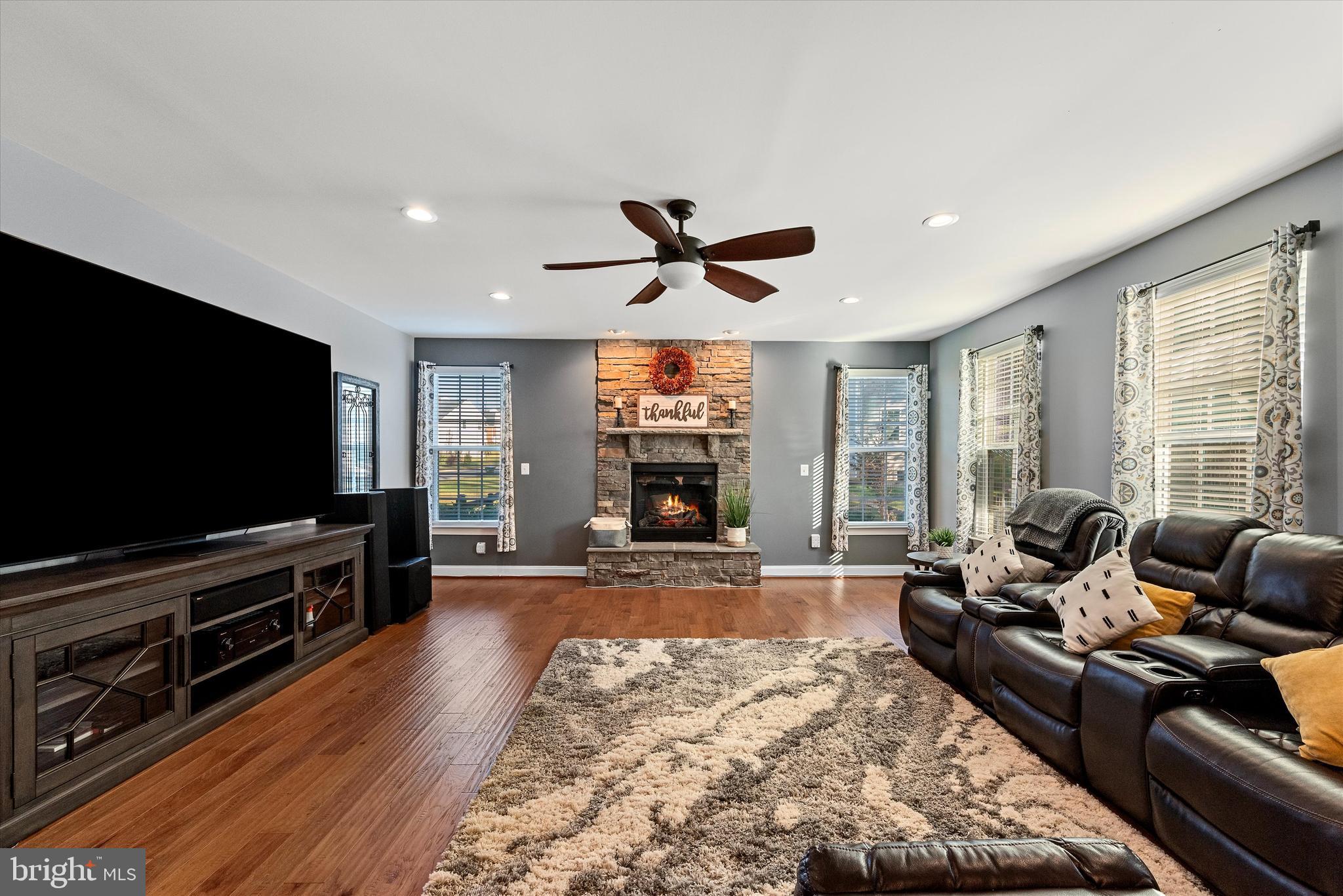 15511 HILLVIEW COURT