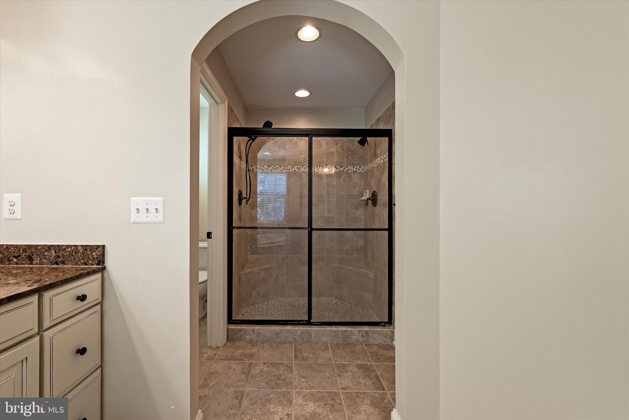 MADISON GROVE - Residential