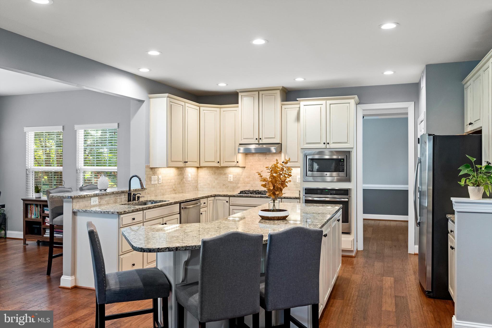 MADISON GROVE - Residential