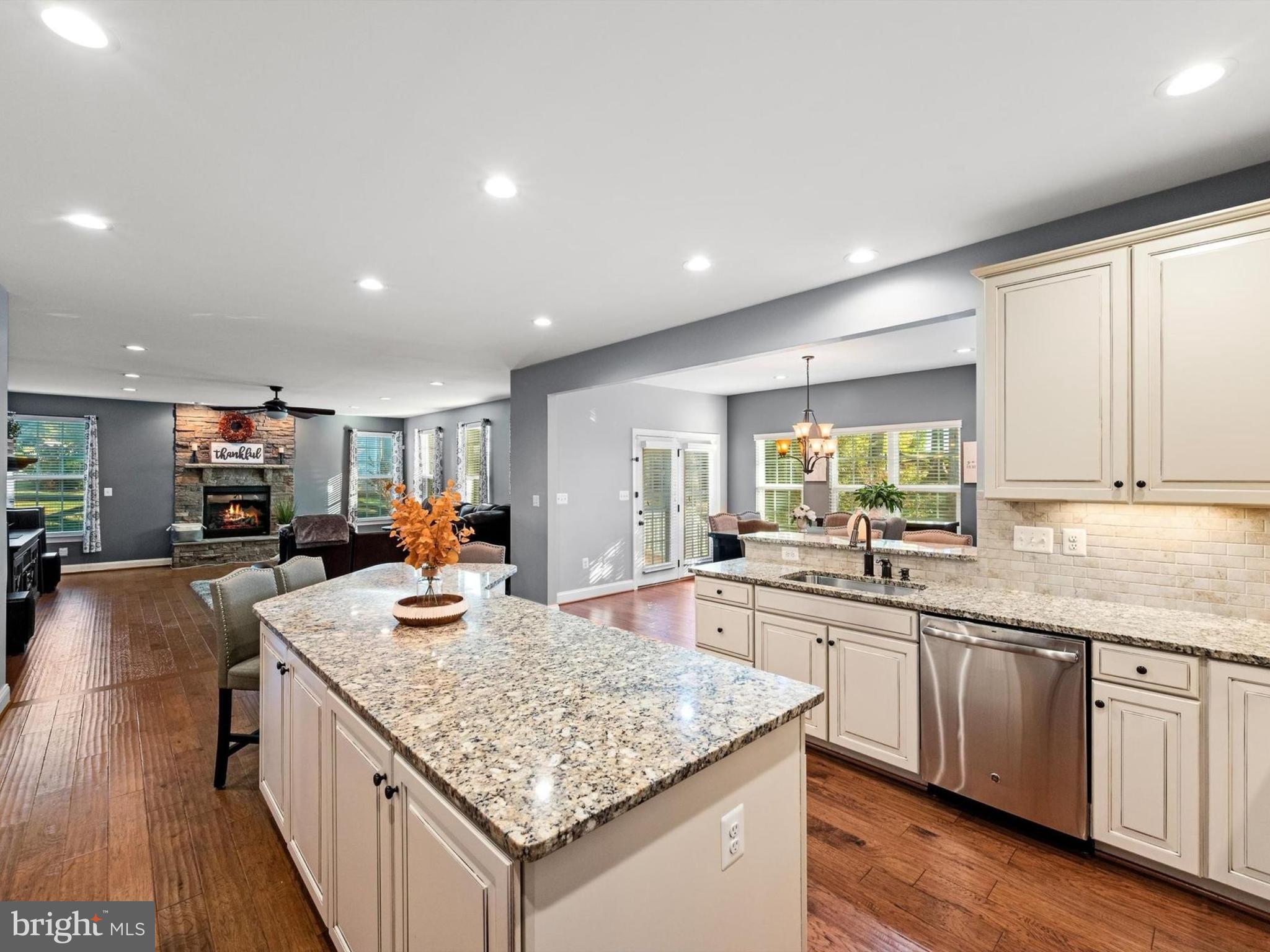 MADISON GROVE - Residential