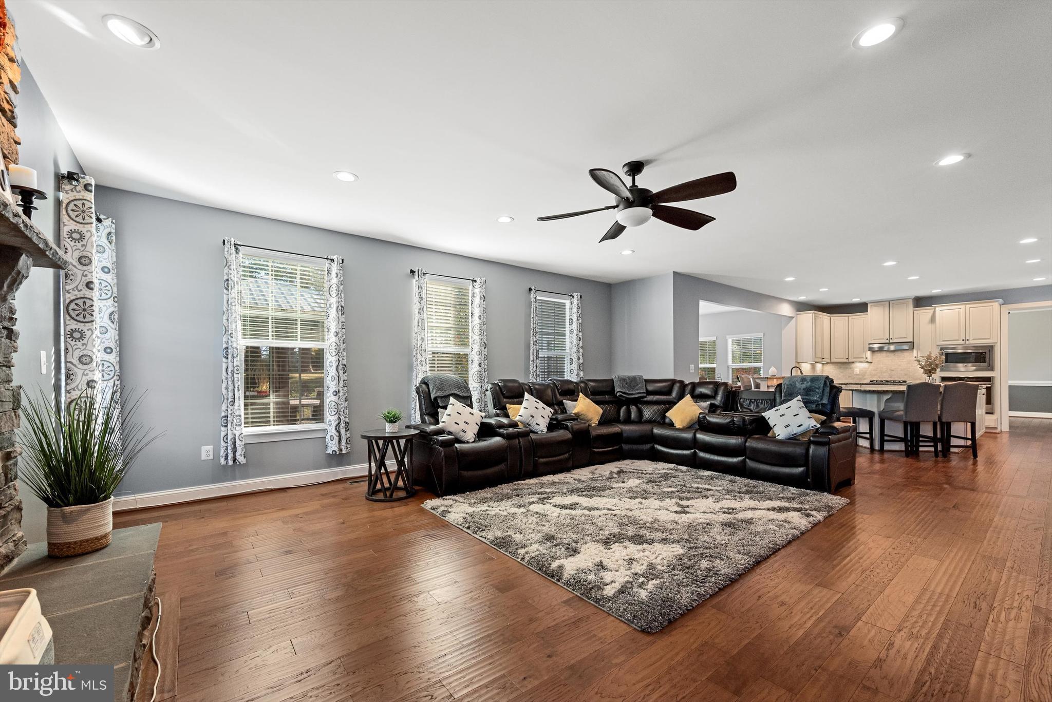 MADISON GROVE - Residential