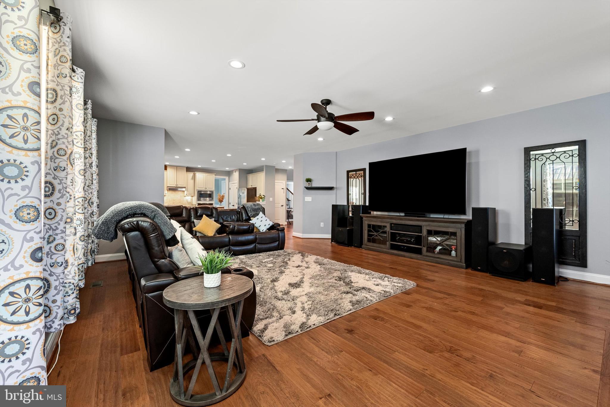 MADISON GROVE - Residential