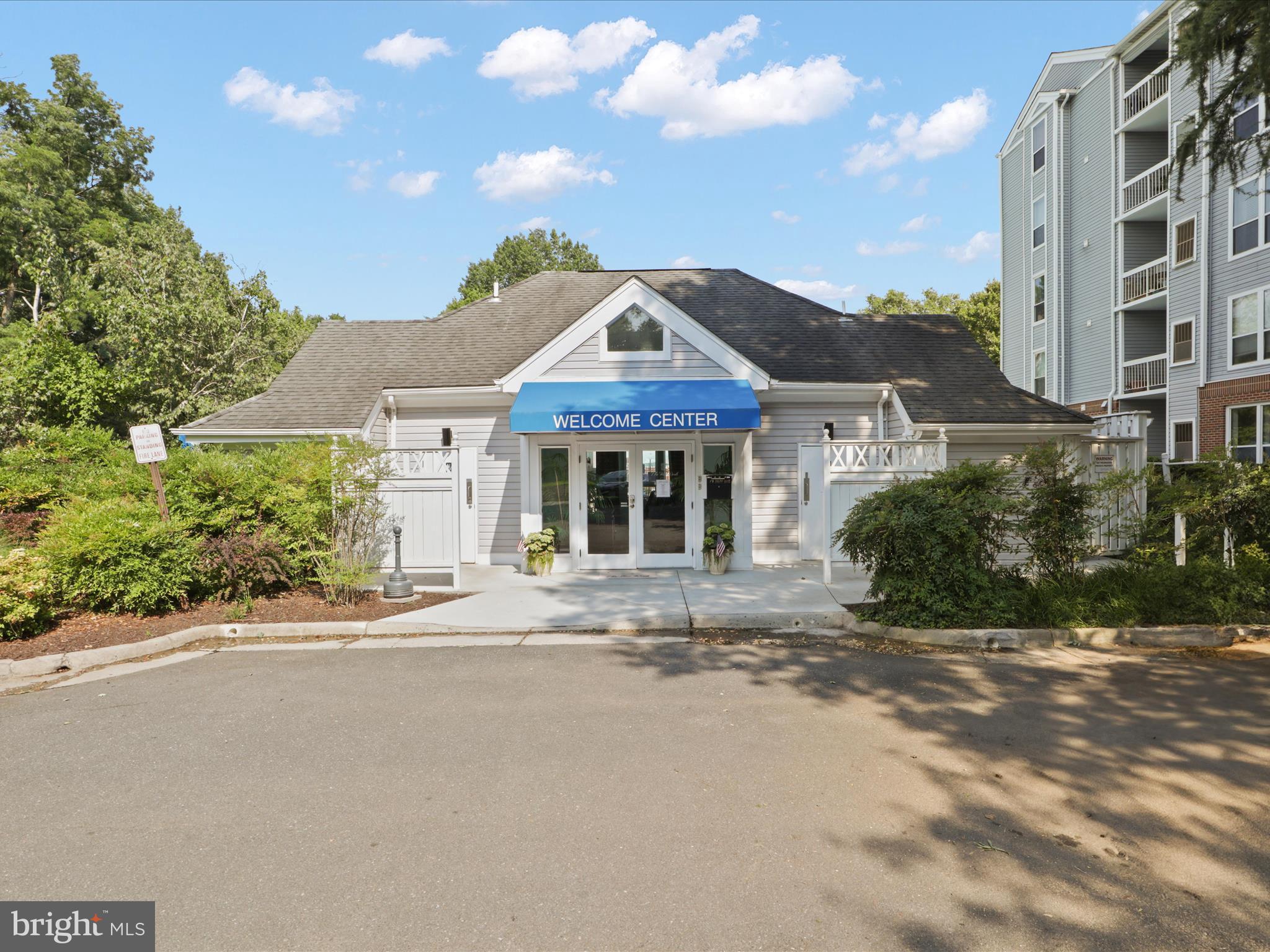 THE OAKTON - Residential Lease