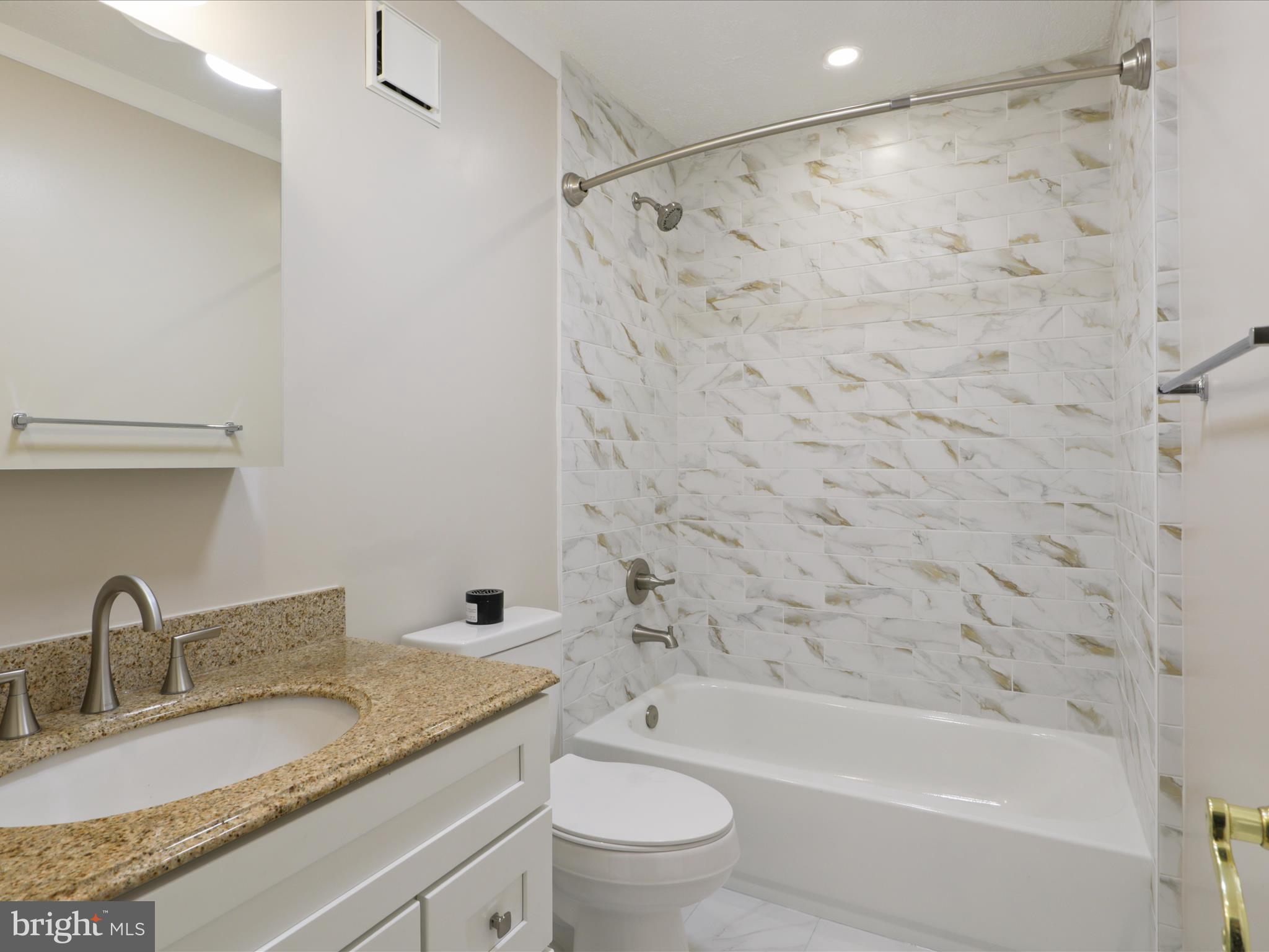 THE OAKTON - Residential Lease