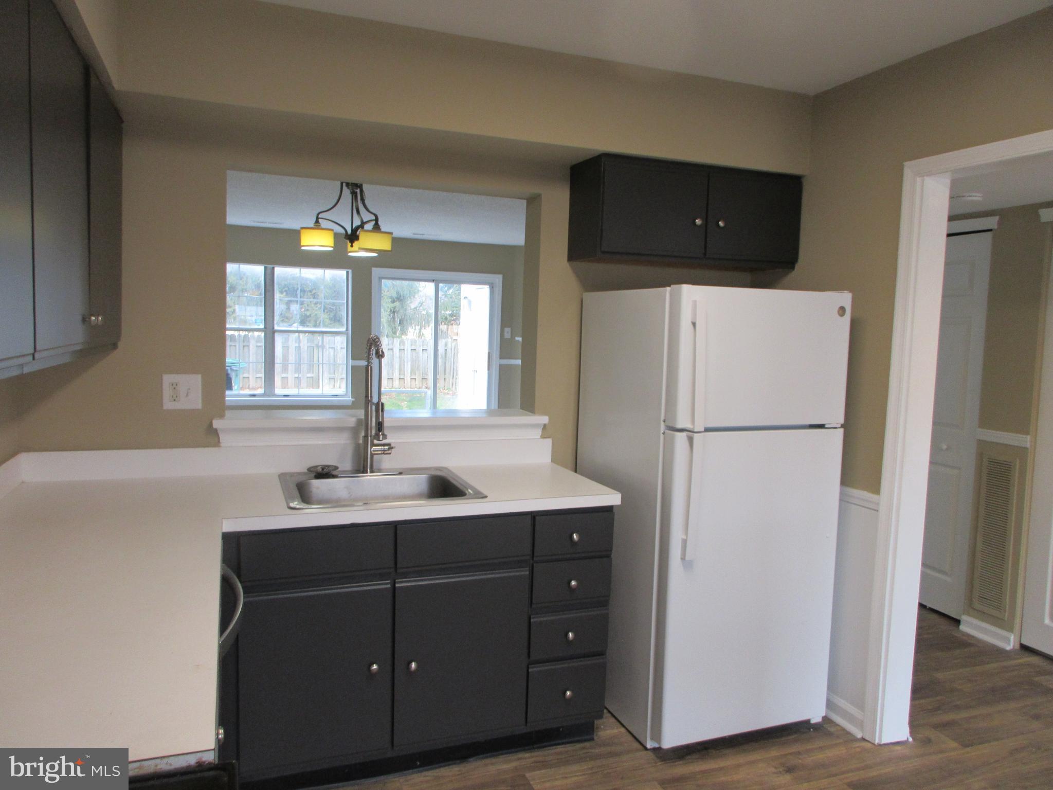 VILLAGE SHIRES - Residential