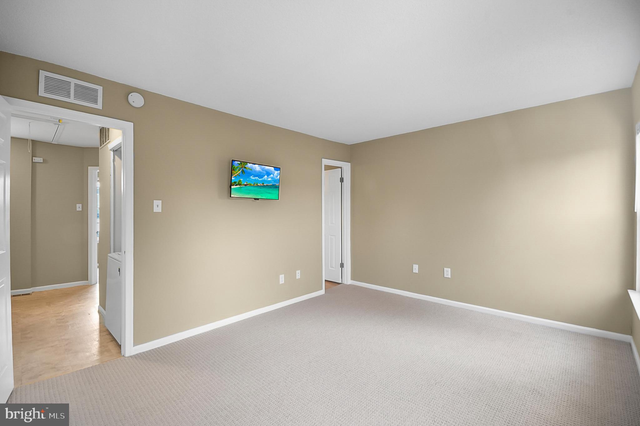 VILLAGE SHIRES - Residential