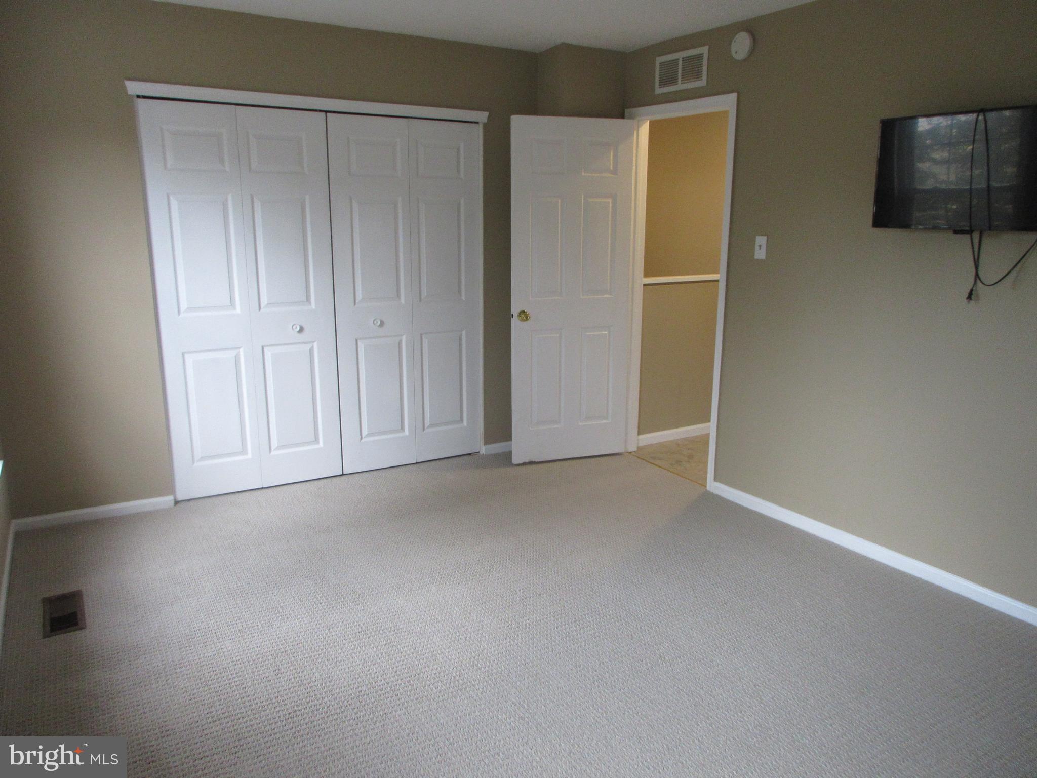 VILLAGE SHIRES - Residential