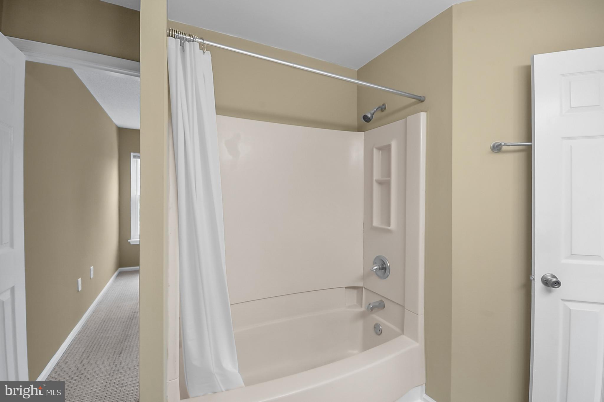 VILLAGE SHIRES - Residential