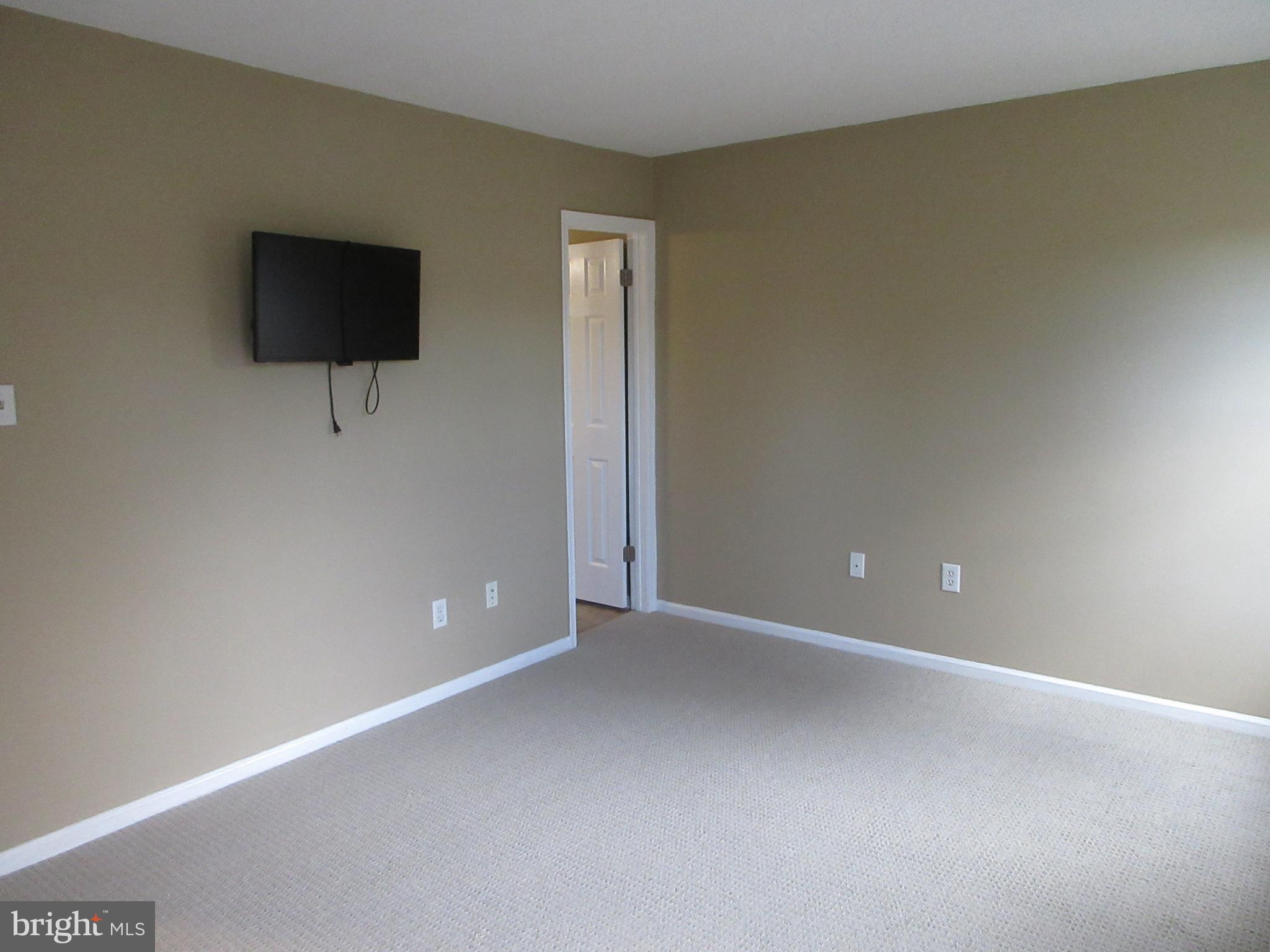 VILLAGE SHIRES - Residential